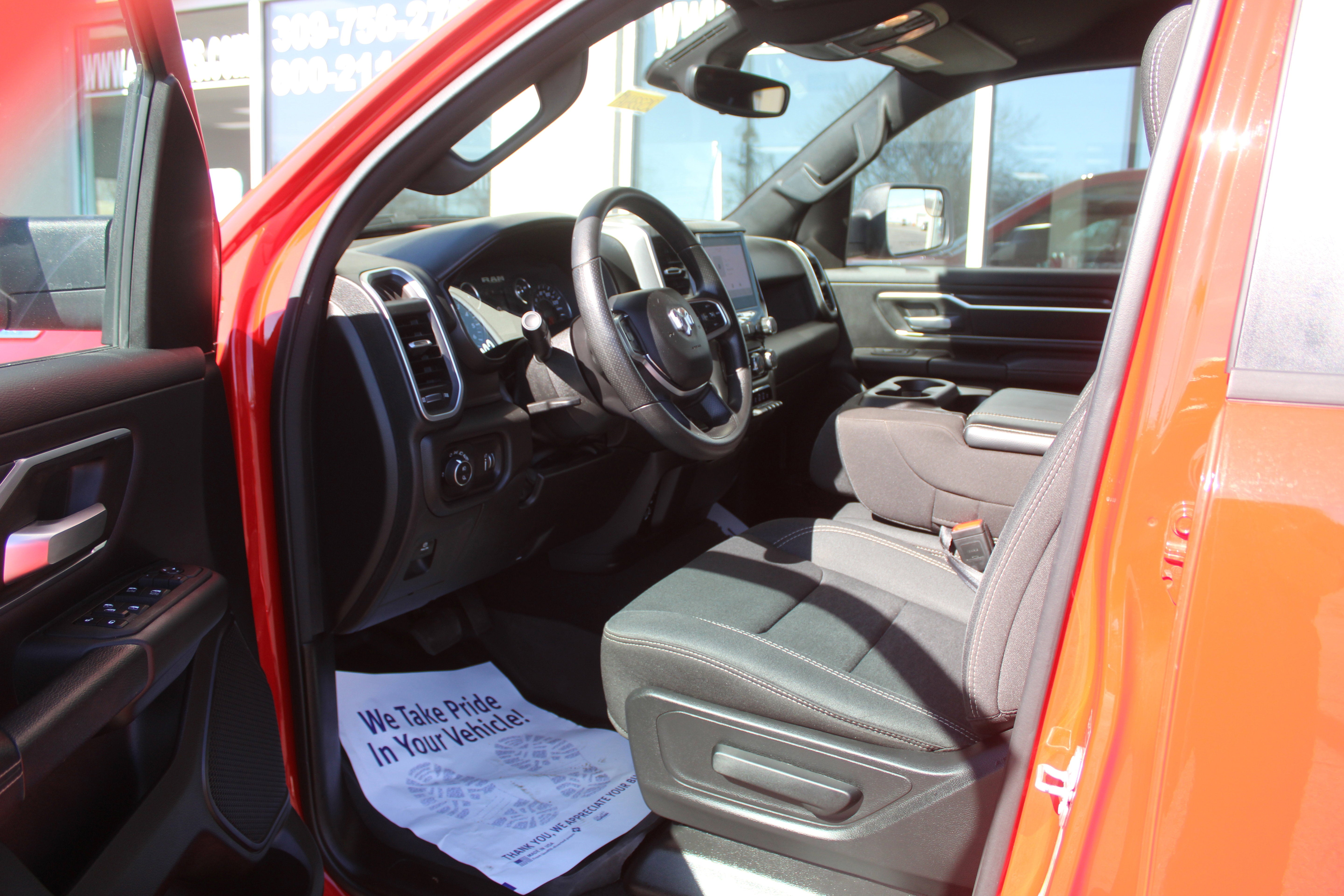 2025 RAM 1500 Big Horn Crew Cab 4x4 5'7" Box