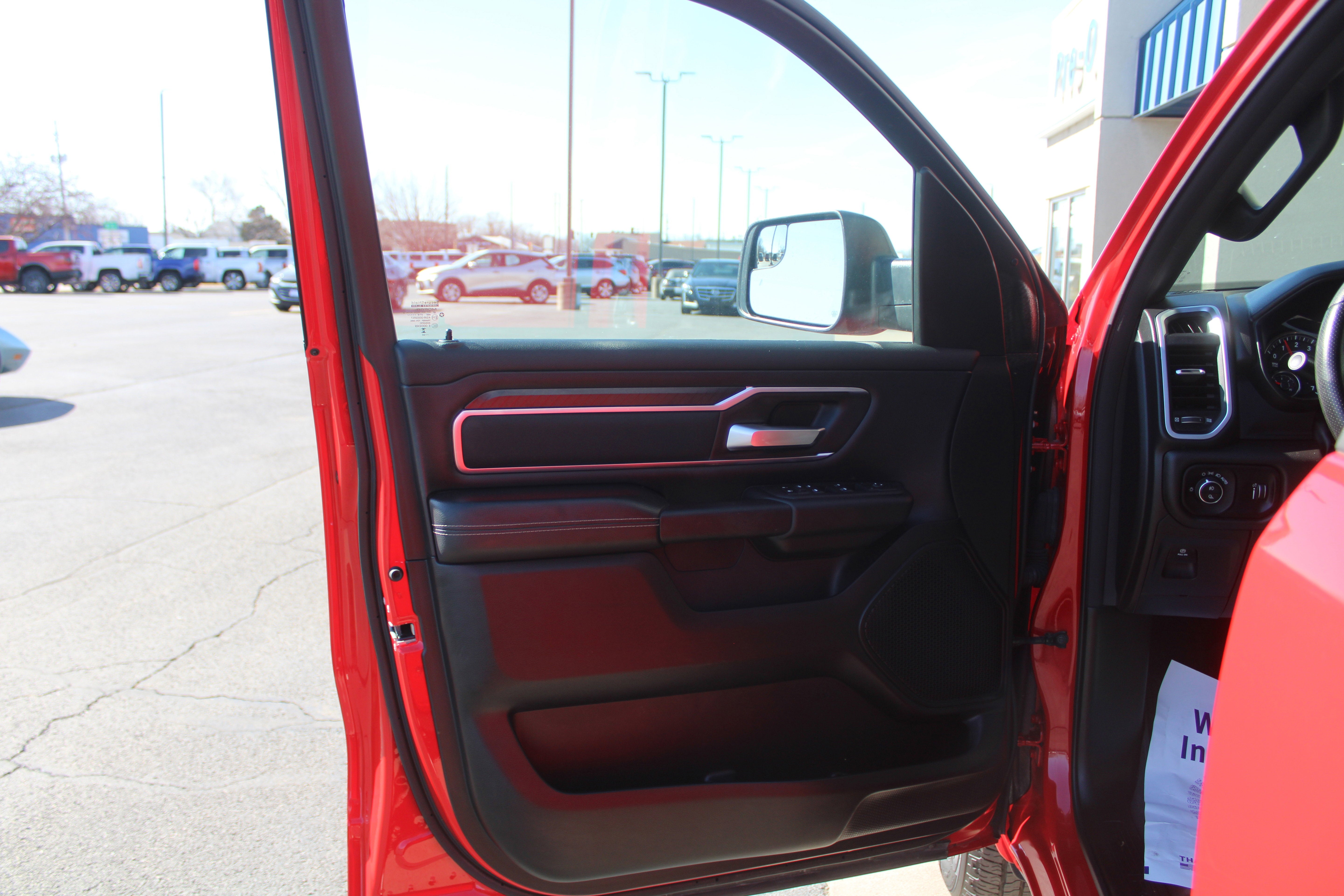 2025 RAM 1500 Big Horn Crew Cab 4x4 5'7" Box