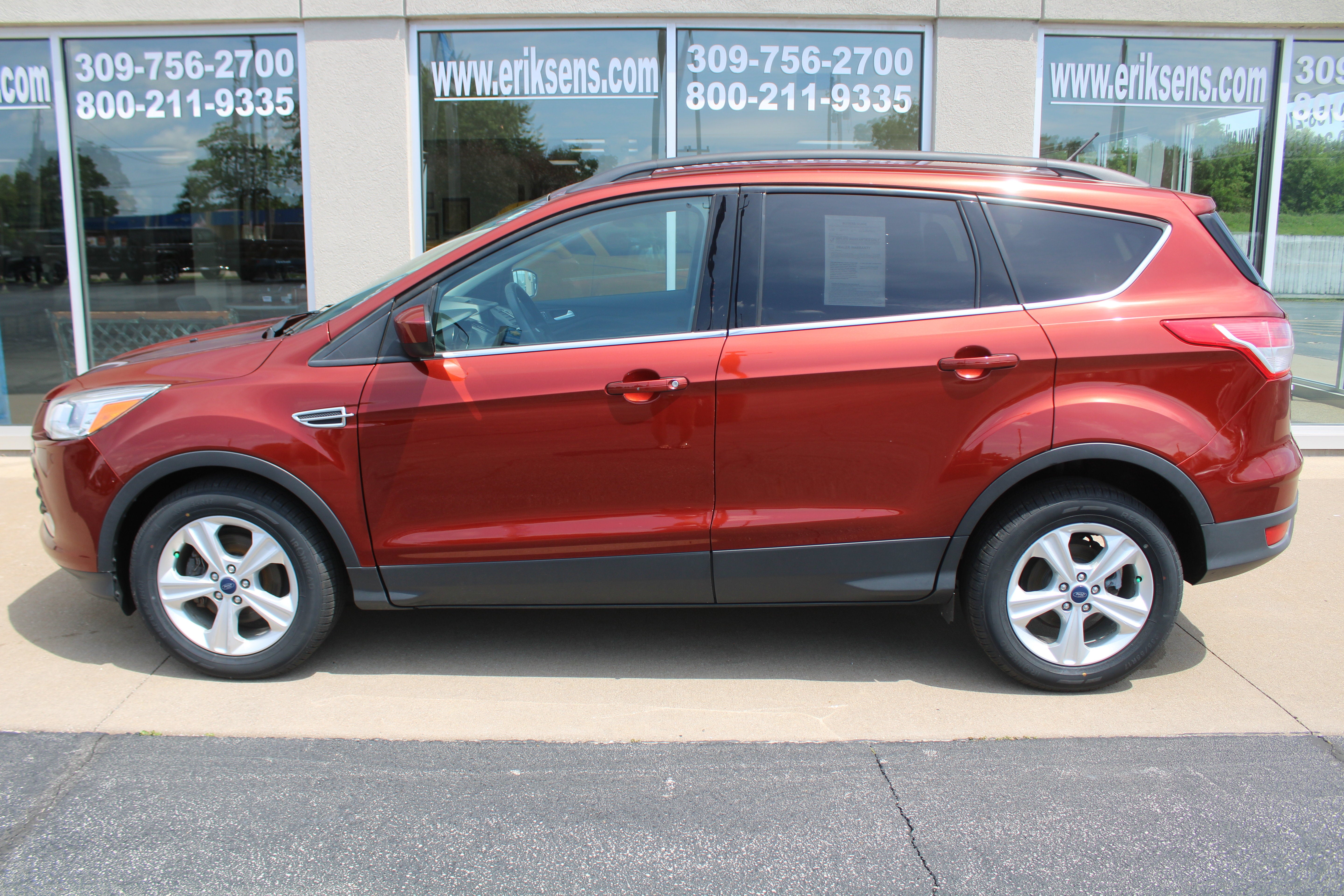 Used 2016 Ford Escape SE with VIN 1FMCU0GXXGUA08304 for sale in Milan, IL