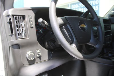 2025 Chevrolet Express Passenger 1LT