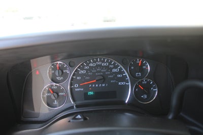 2025 Chevrolet Express Passenger 1LT