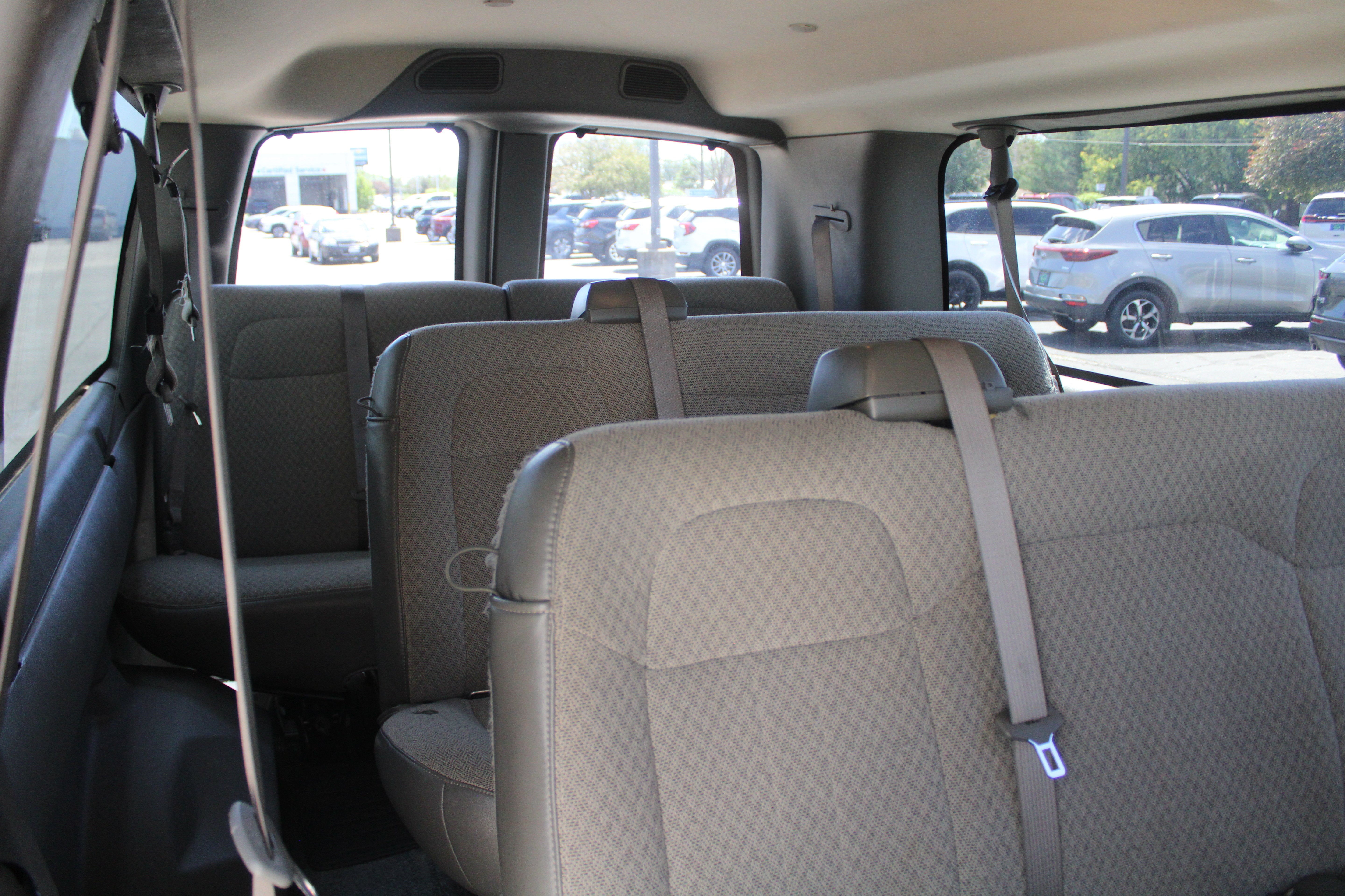 2025 Chevrolet Express Passenger 1LT