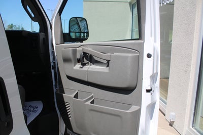 2025 Chevrolet Express Passenger 1LT