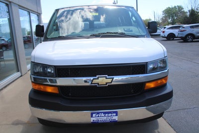 2025 Chevrolet Express Passenger 1LT