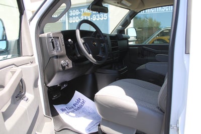 2025 Chevrolet Express Passenger 1LT