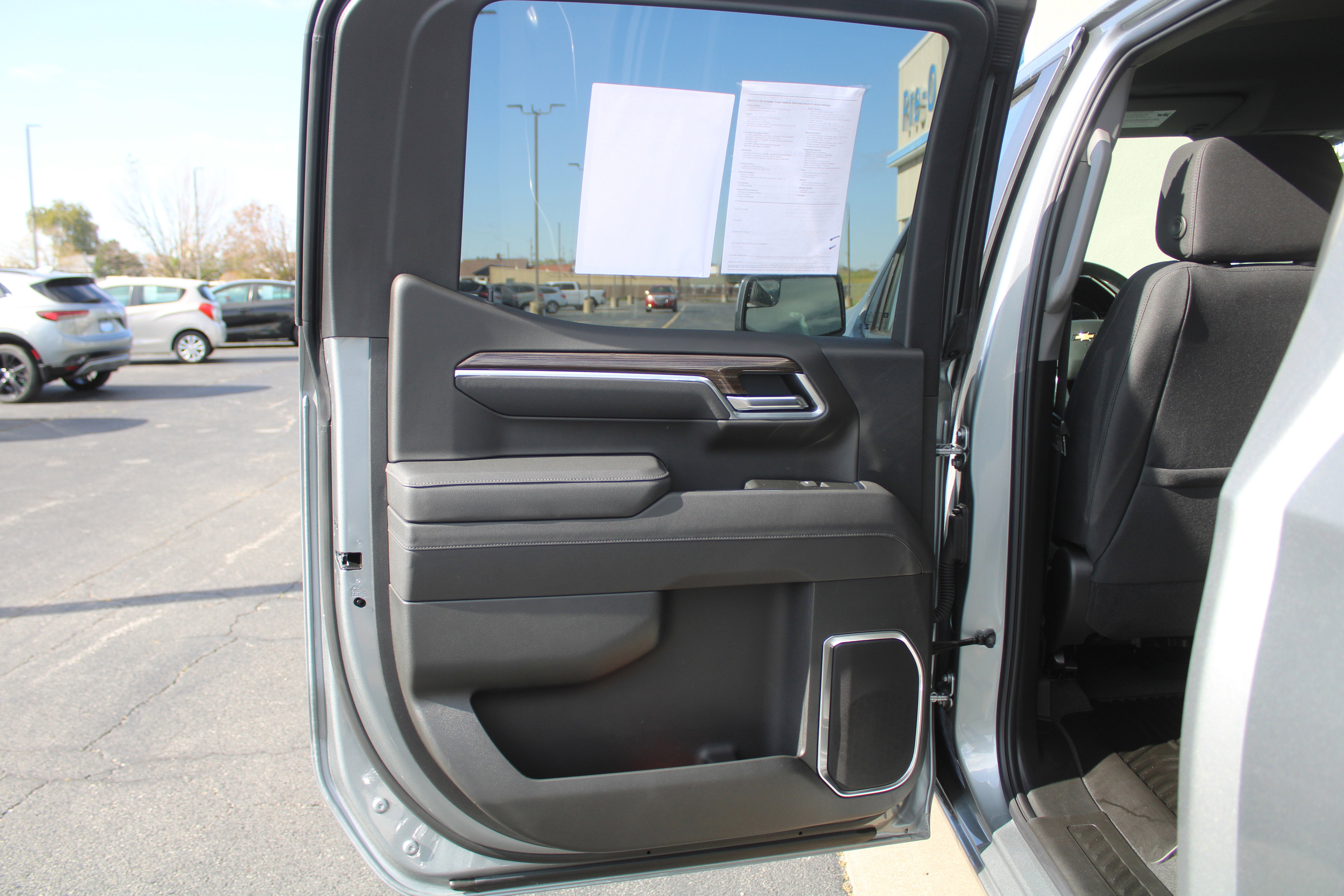 2025 Chevrolet Silverado 1500 LT (2FL)