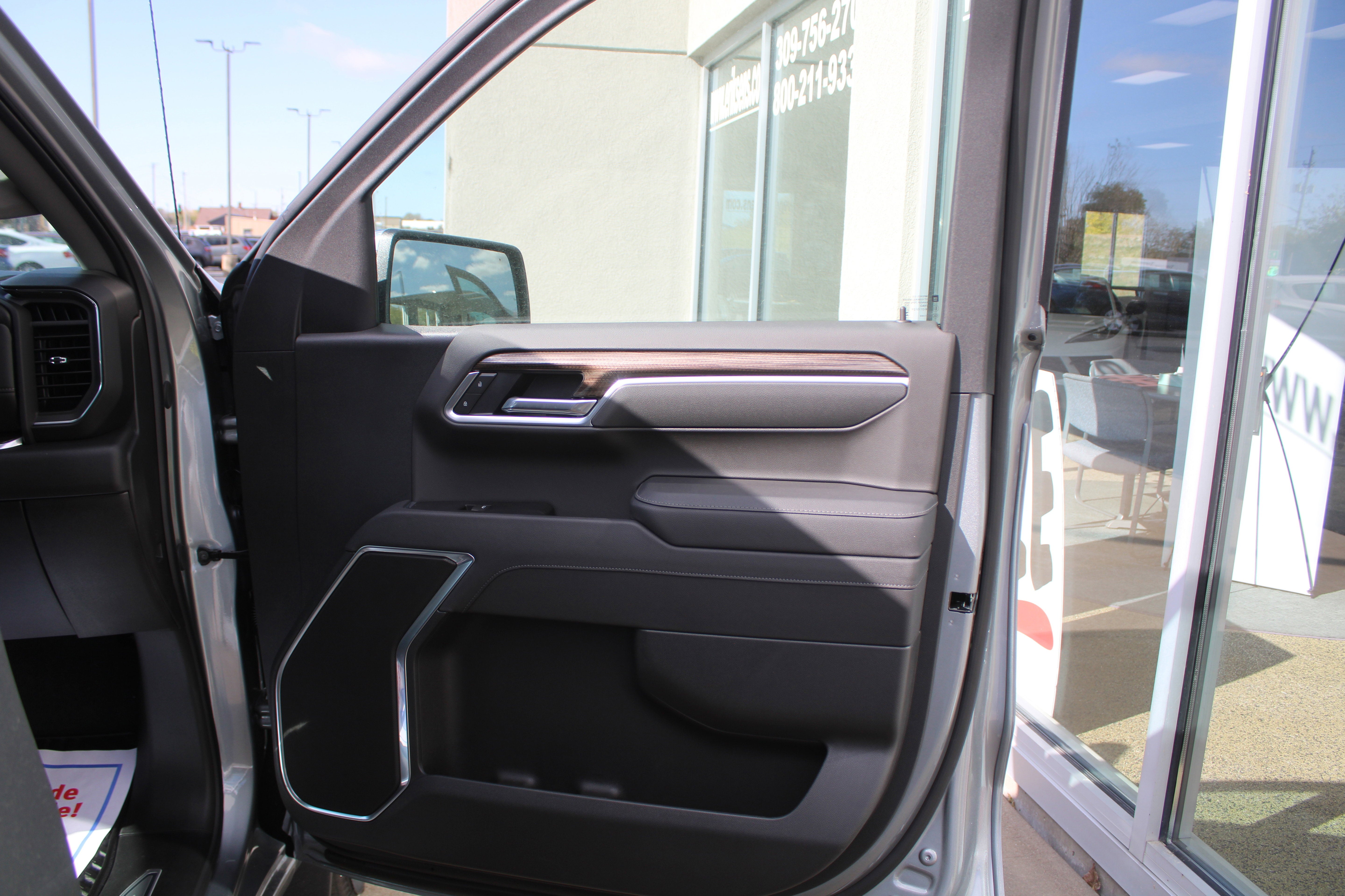 2025 Chevrolet Silverado 1500 LT (2FL)