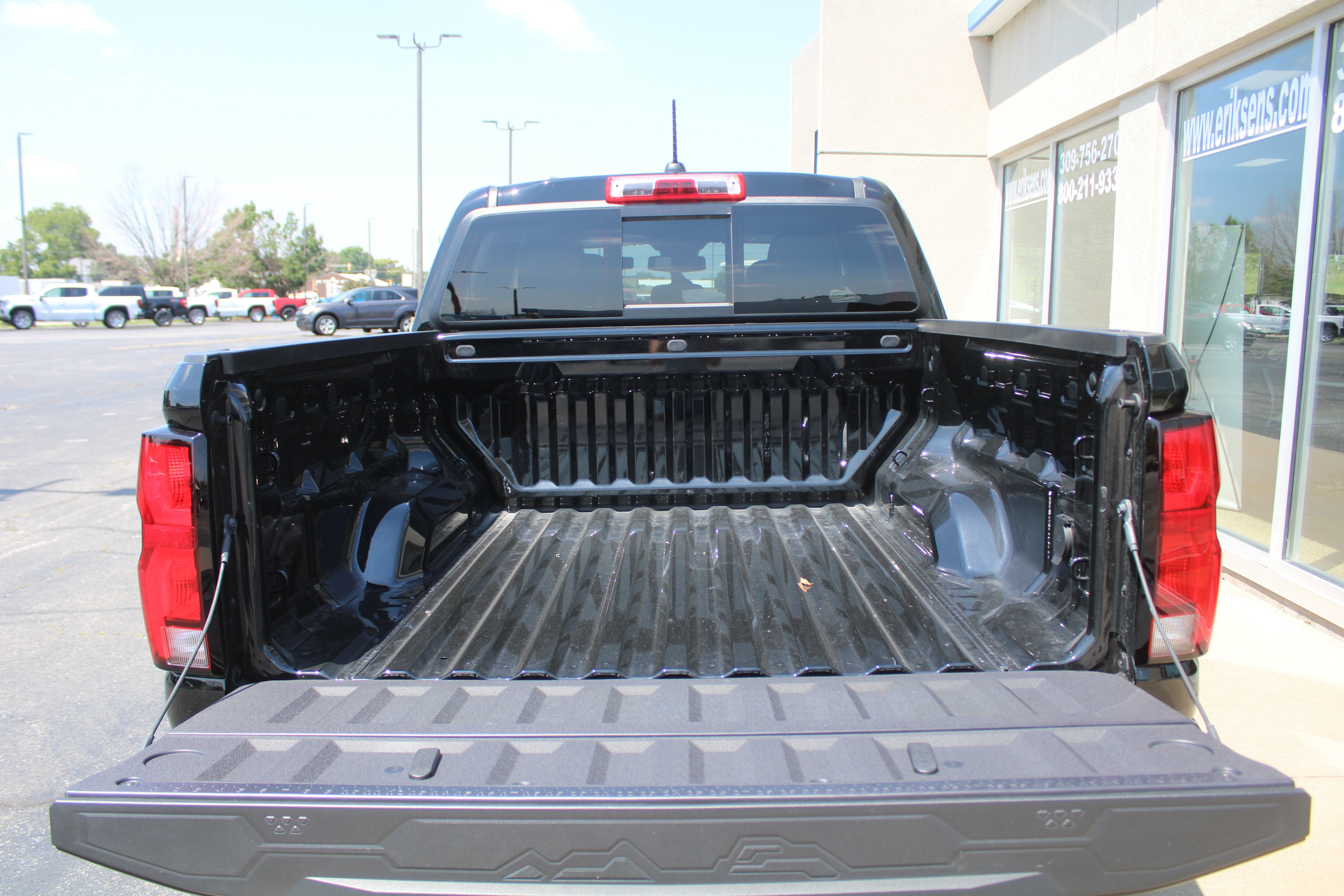 2025 Chevrolet Colorado WT/LT