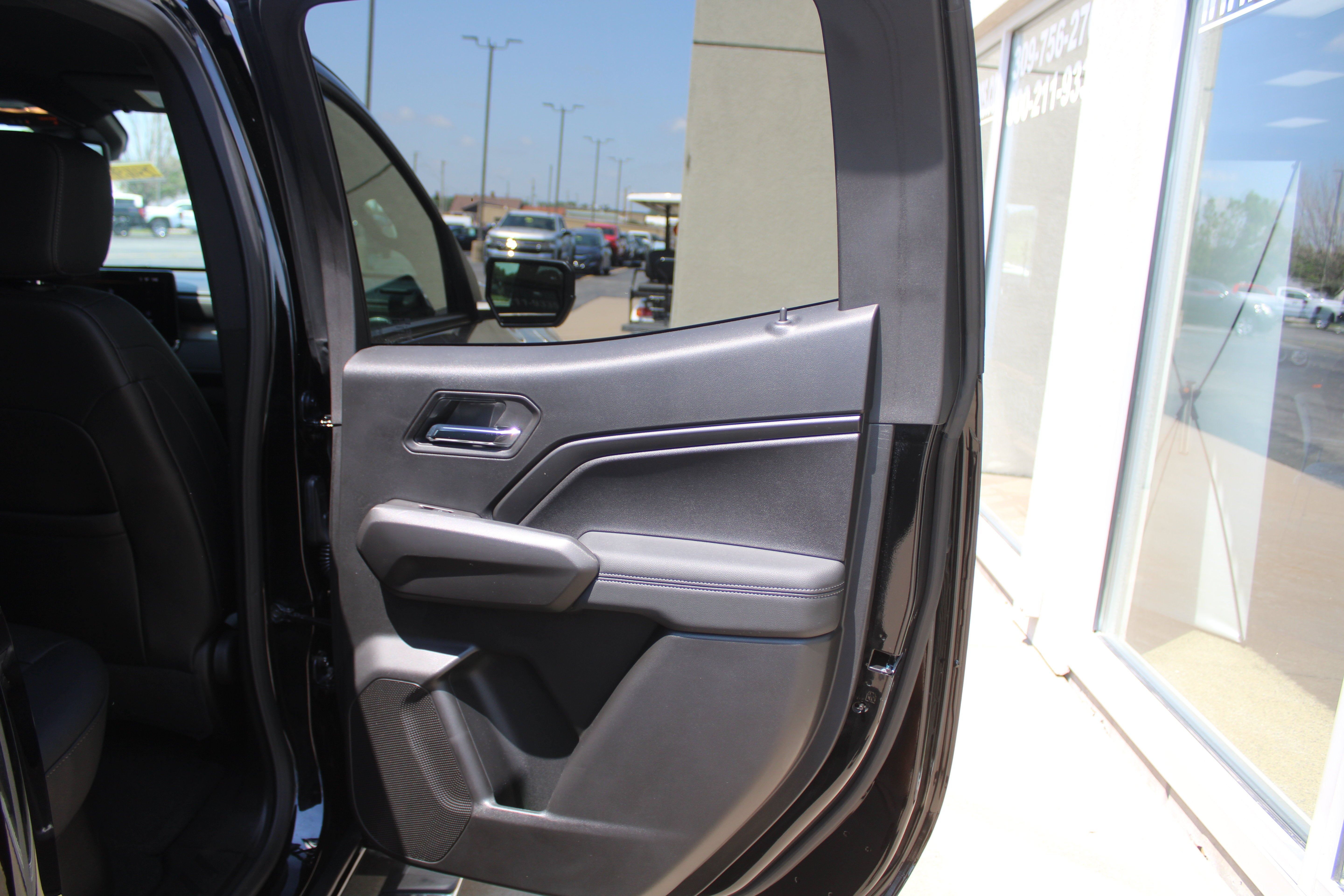 2025 Chevrolet Colorado WT/LT