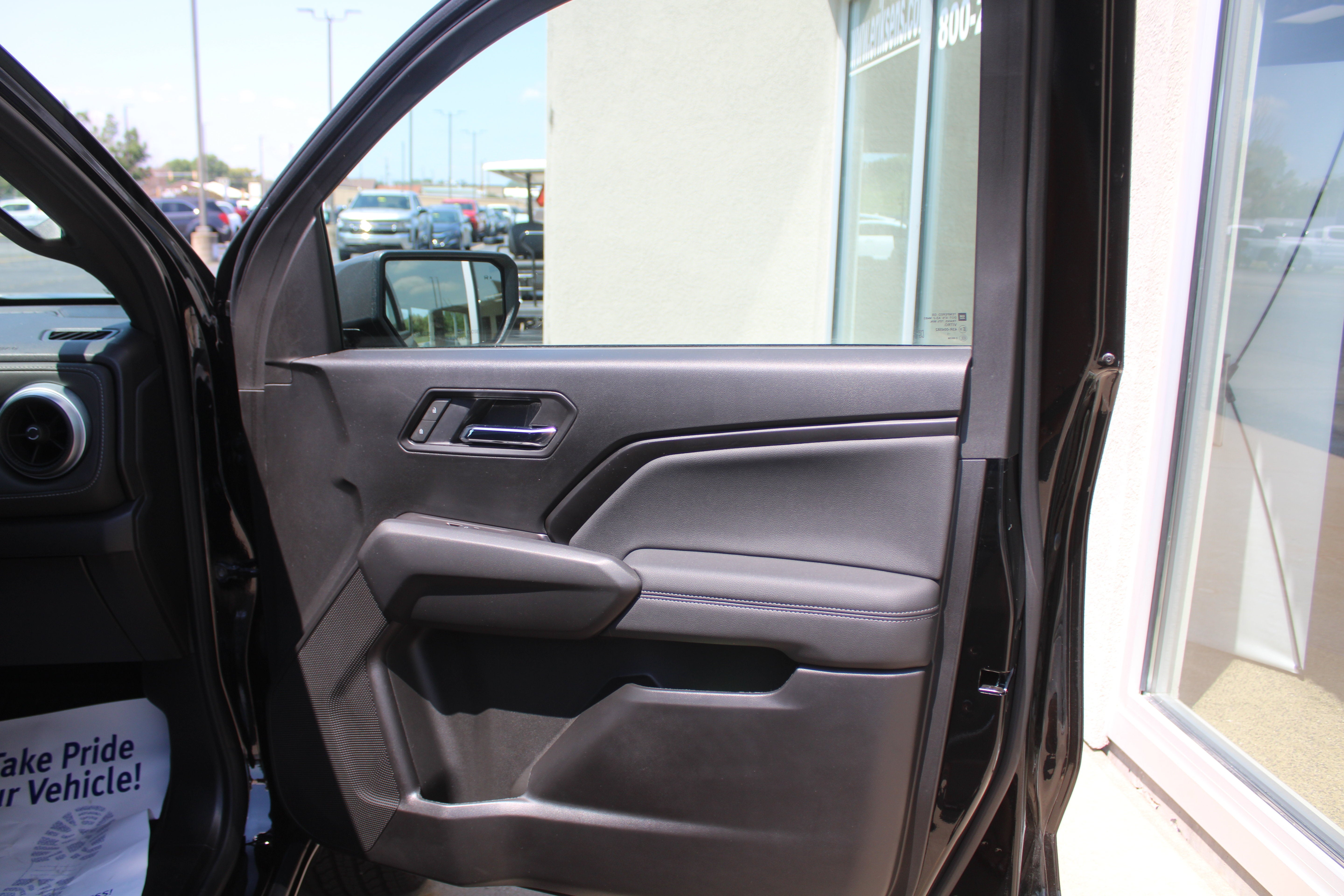 2025 Chevrolet Colorado WT/LT