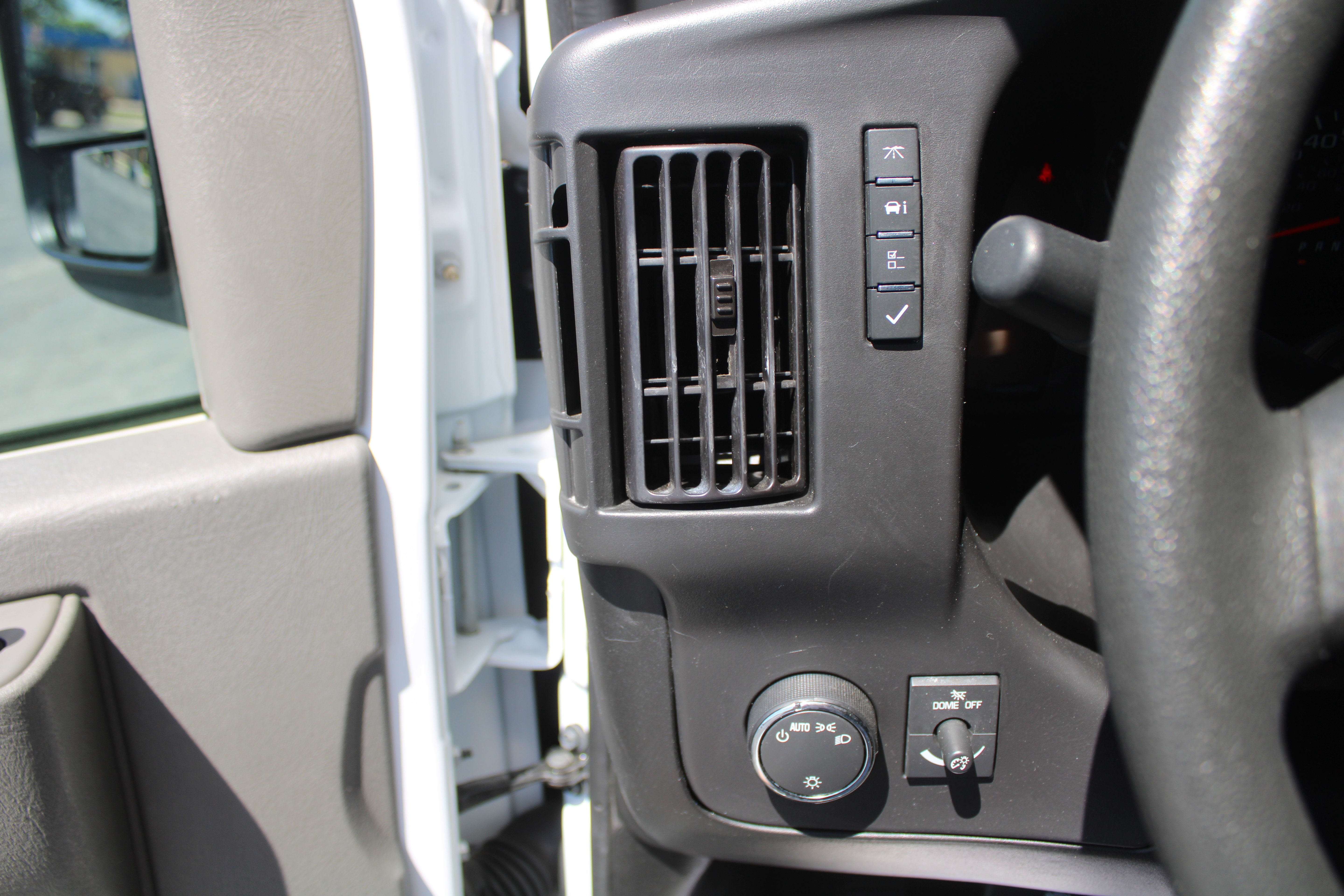 2024 Chevrolet Express Cargo 2500 WT