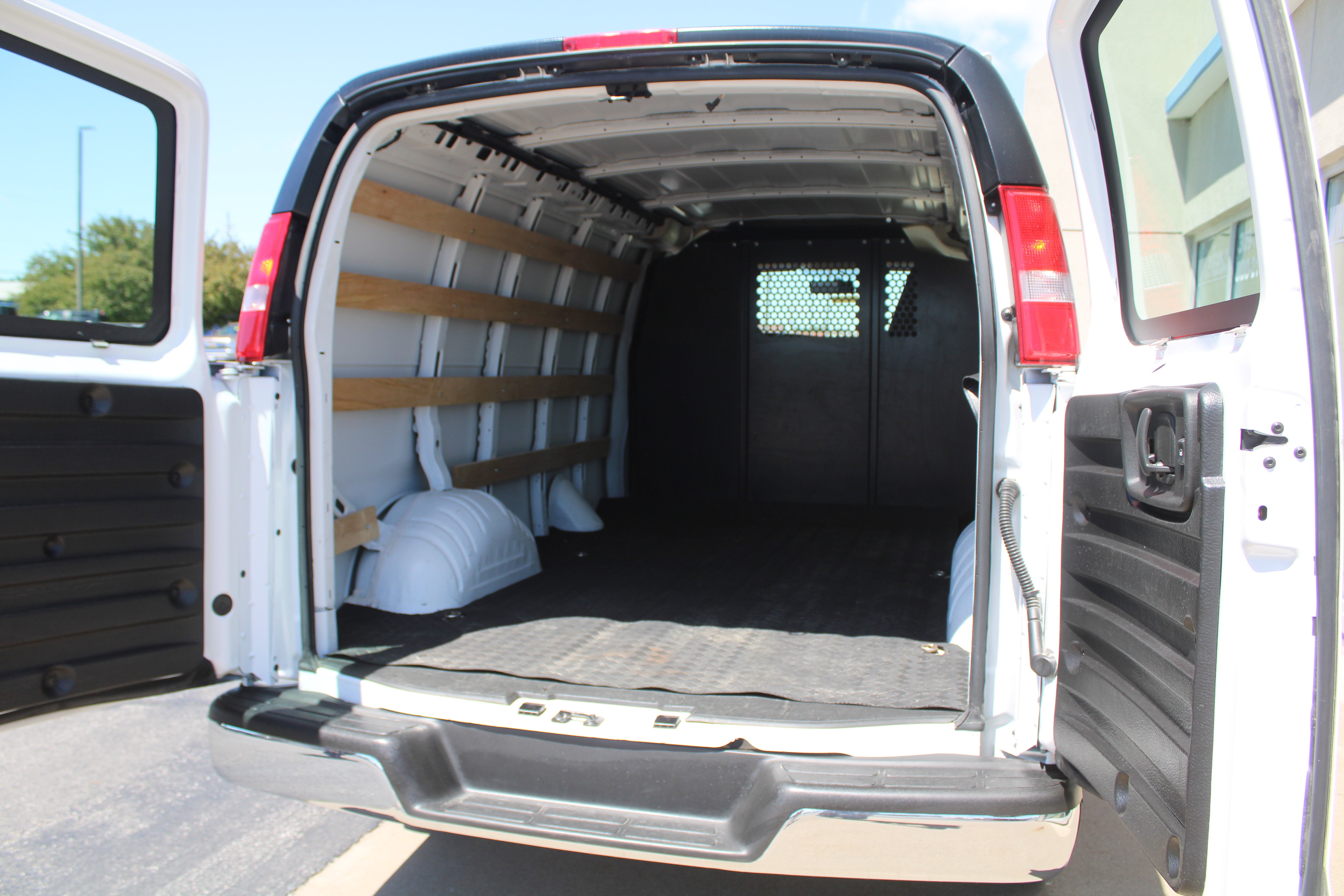 2024 Chevrolet Express Cargo 2500 WT