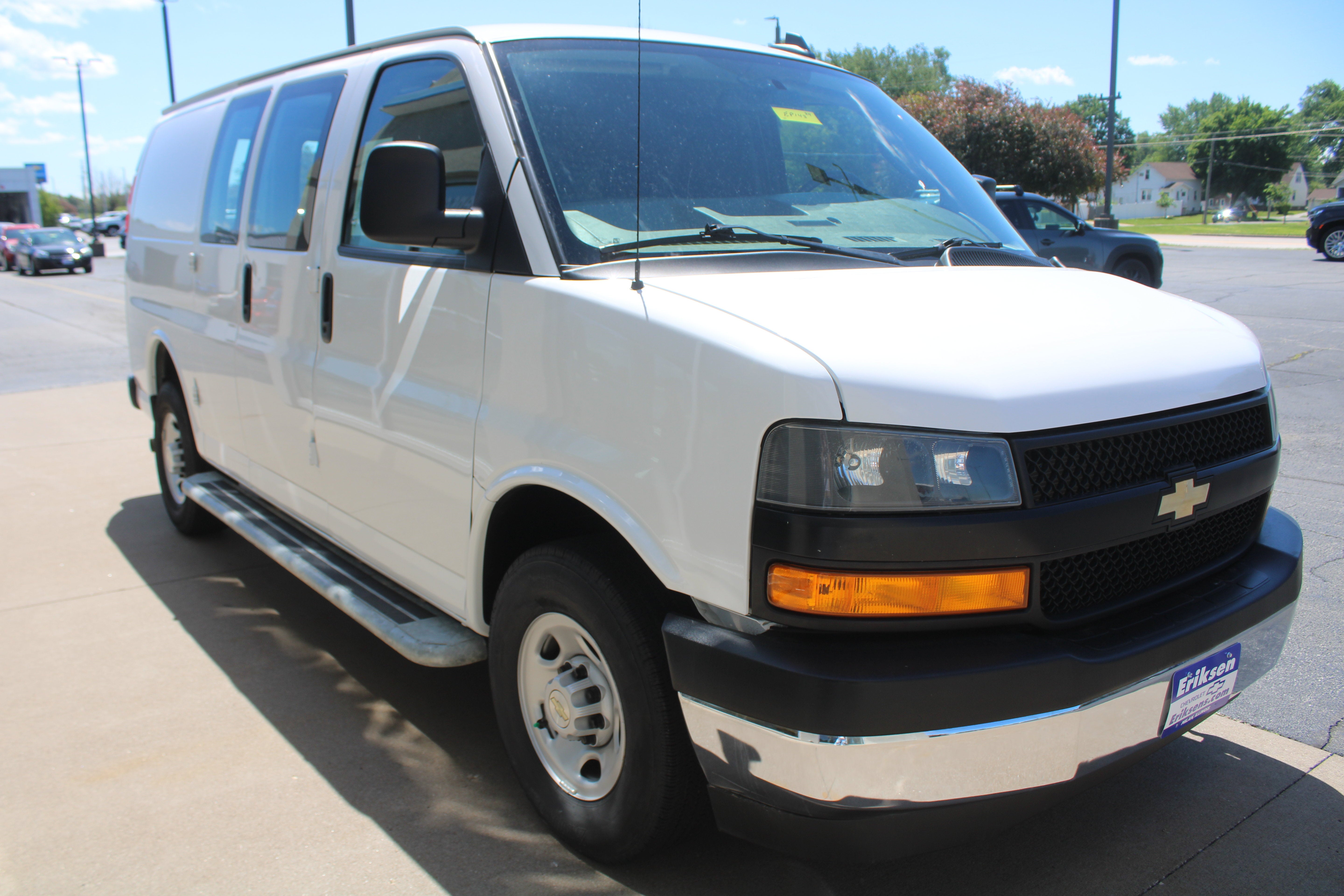 2024 Chevrolet Express Cargo 2500 WT