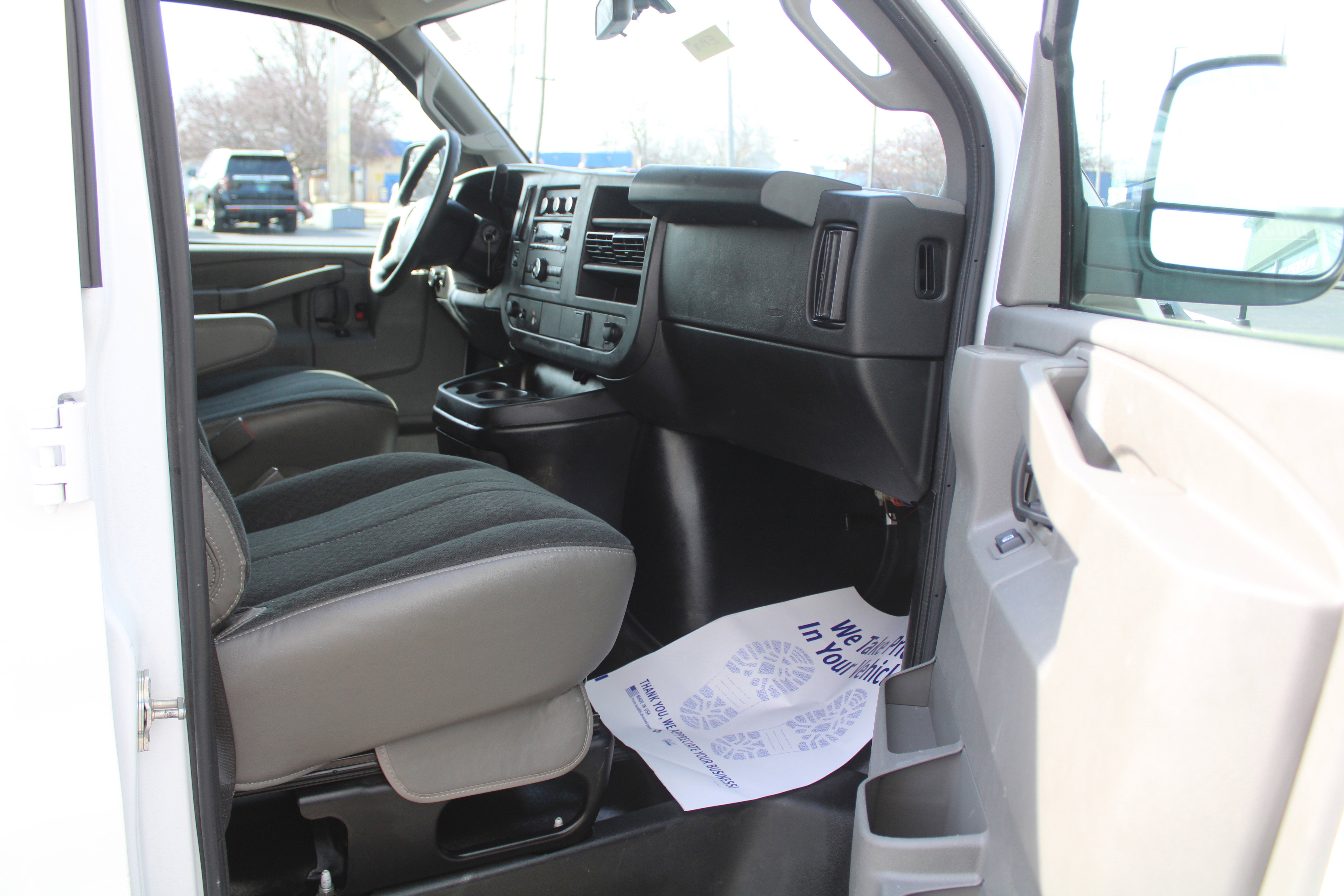 2024 Chevrolet Express Cargo 2500 WT