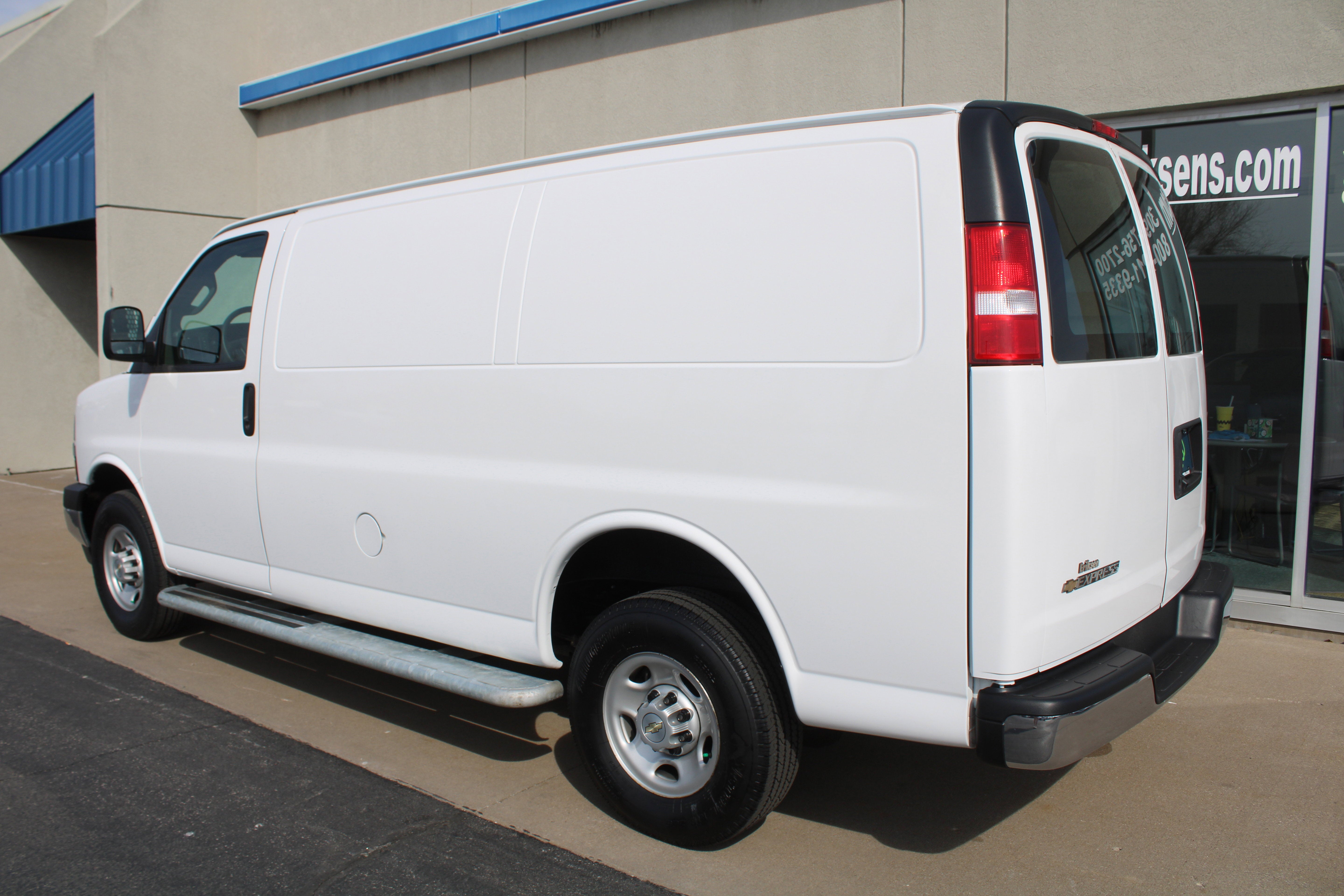 2024 Chevrolet Express Cargo 2500 WT