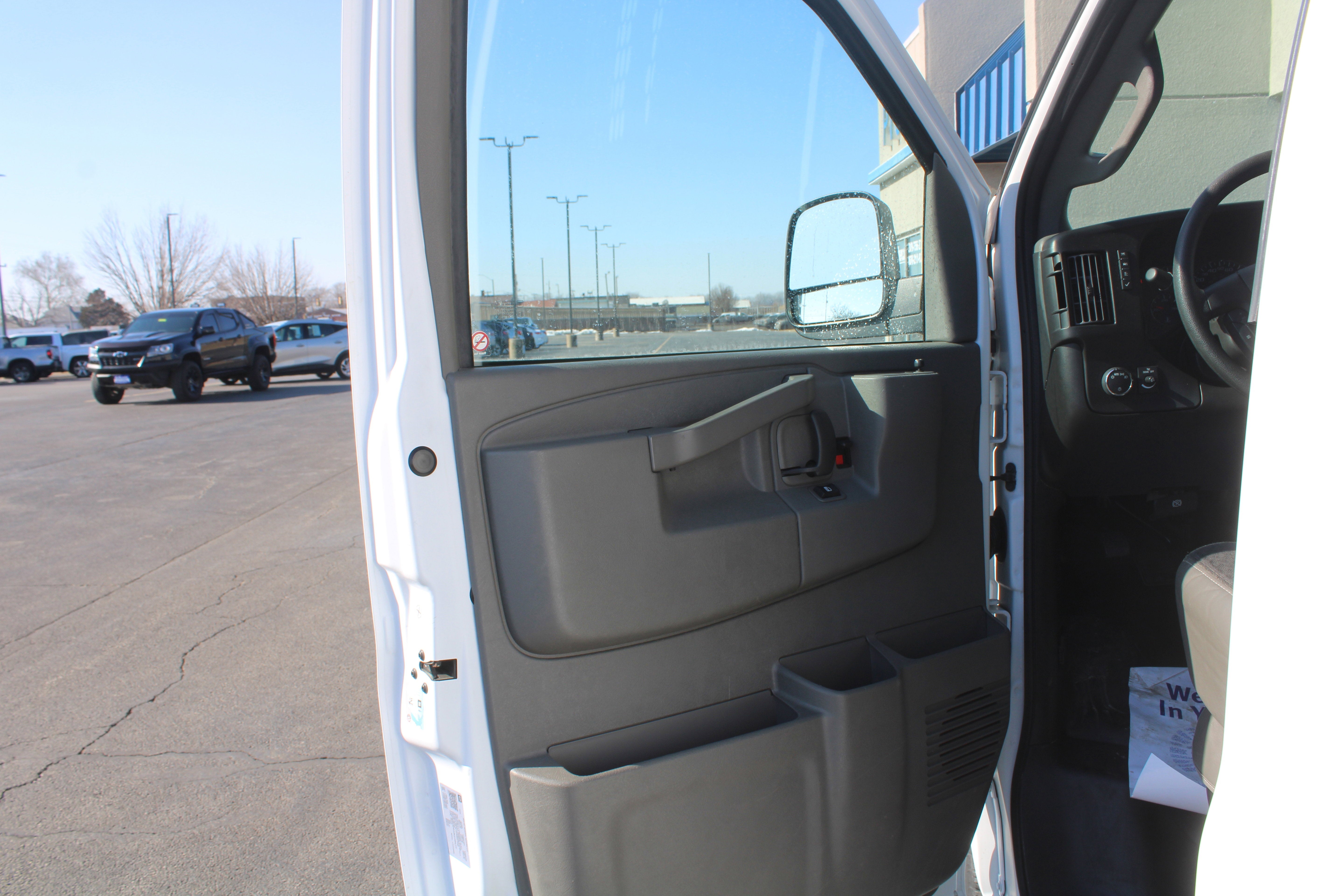 2024 Chevrolet Express Cargo 2500 WT