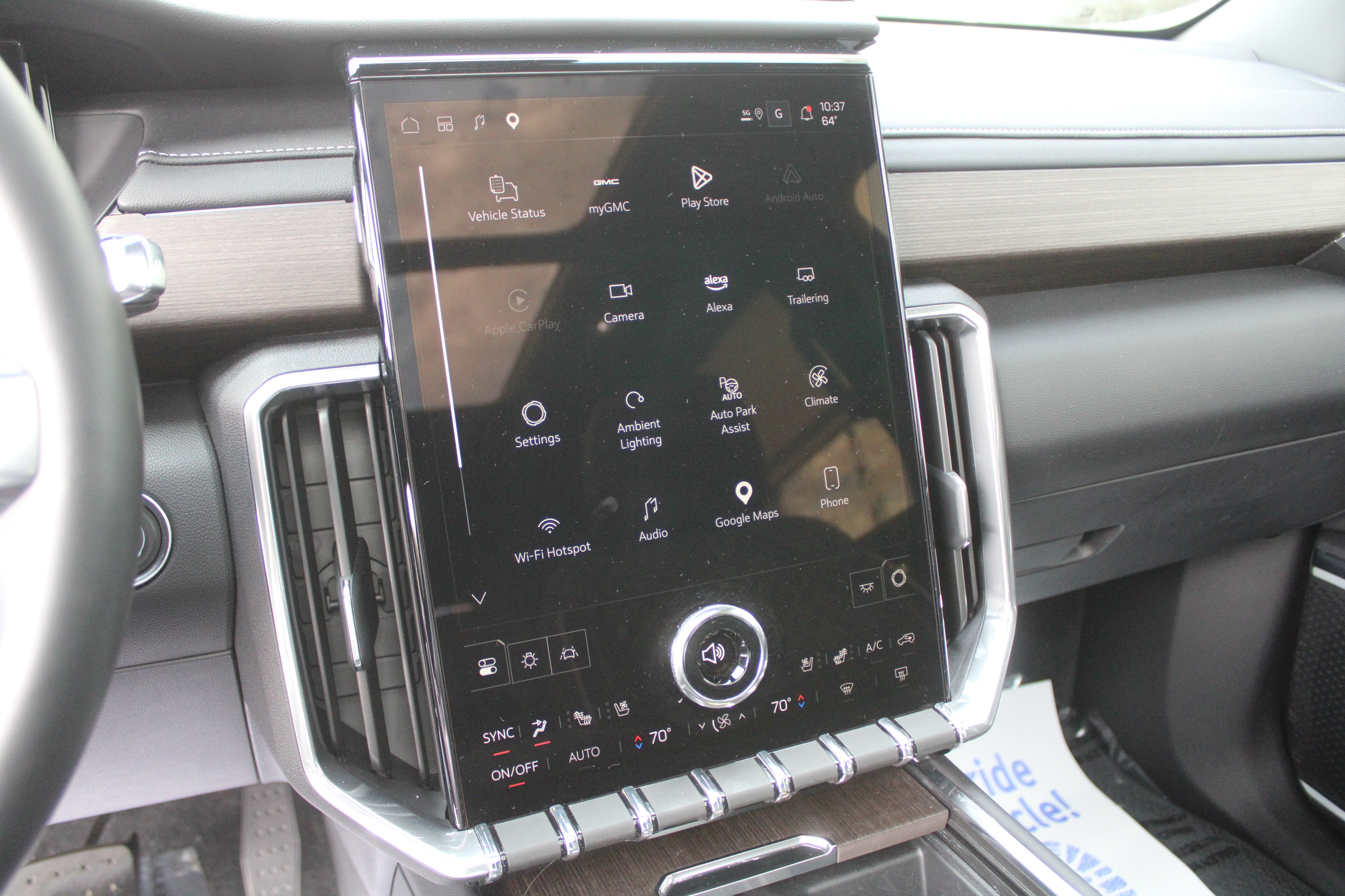 2025 GMC Acadia Denali