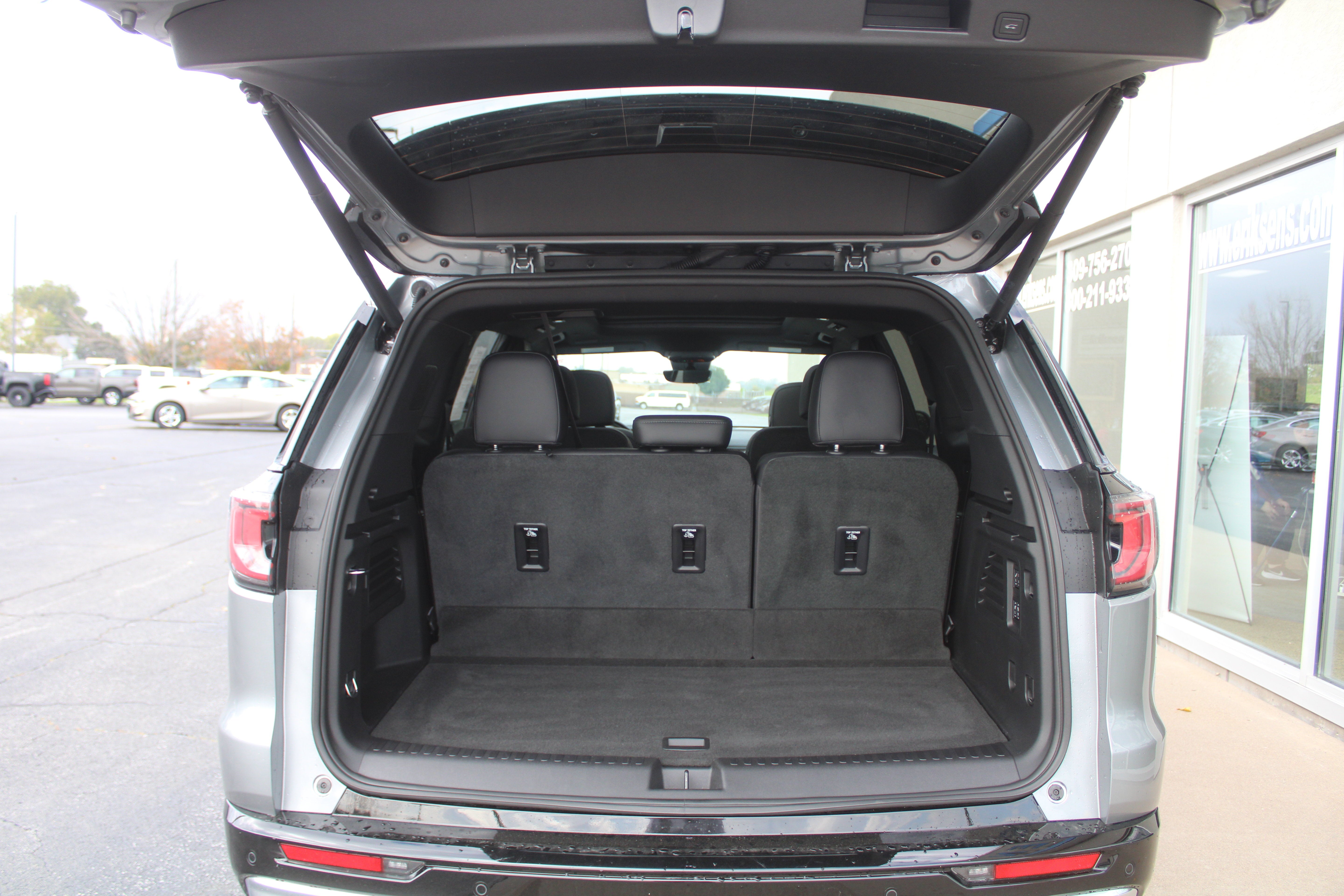 2025 GMC Acadia Denali