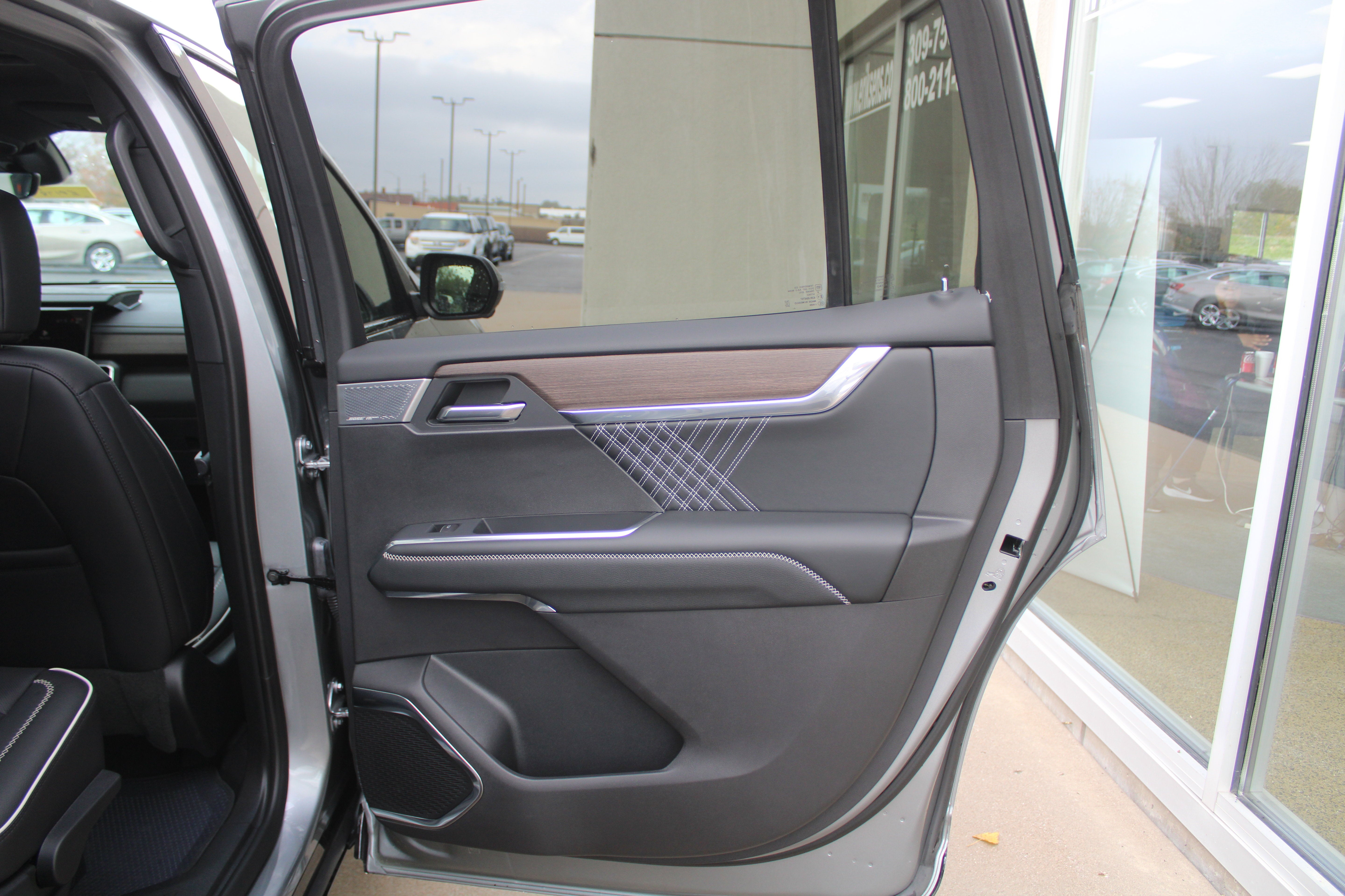 2025 GMC Acadia Denali