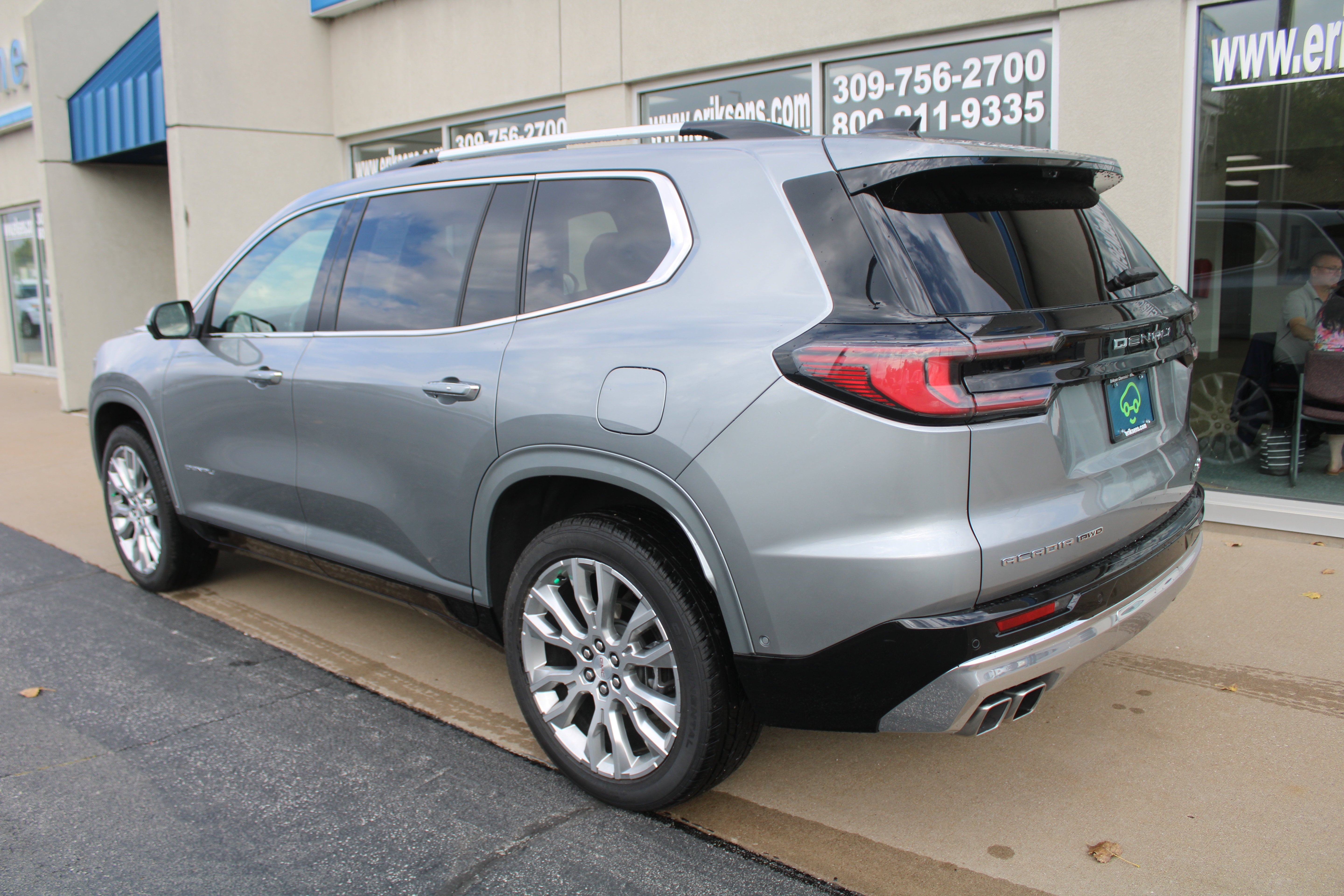 2025 GMC Acadia Denali