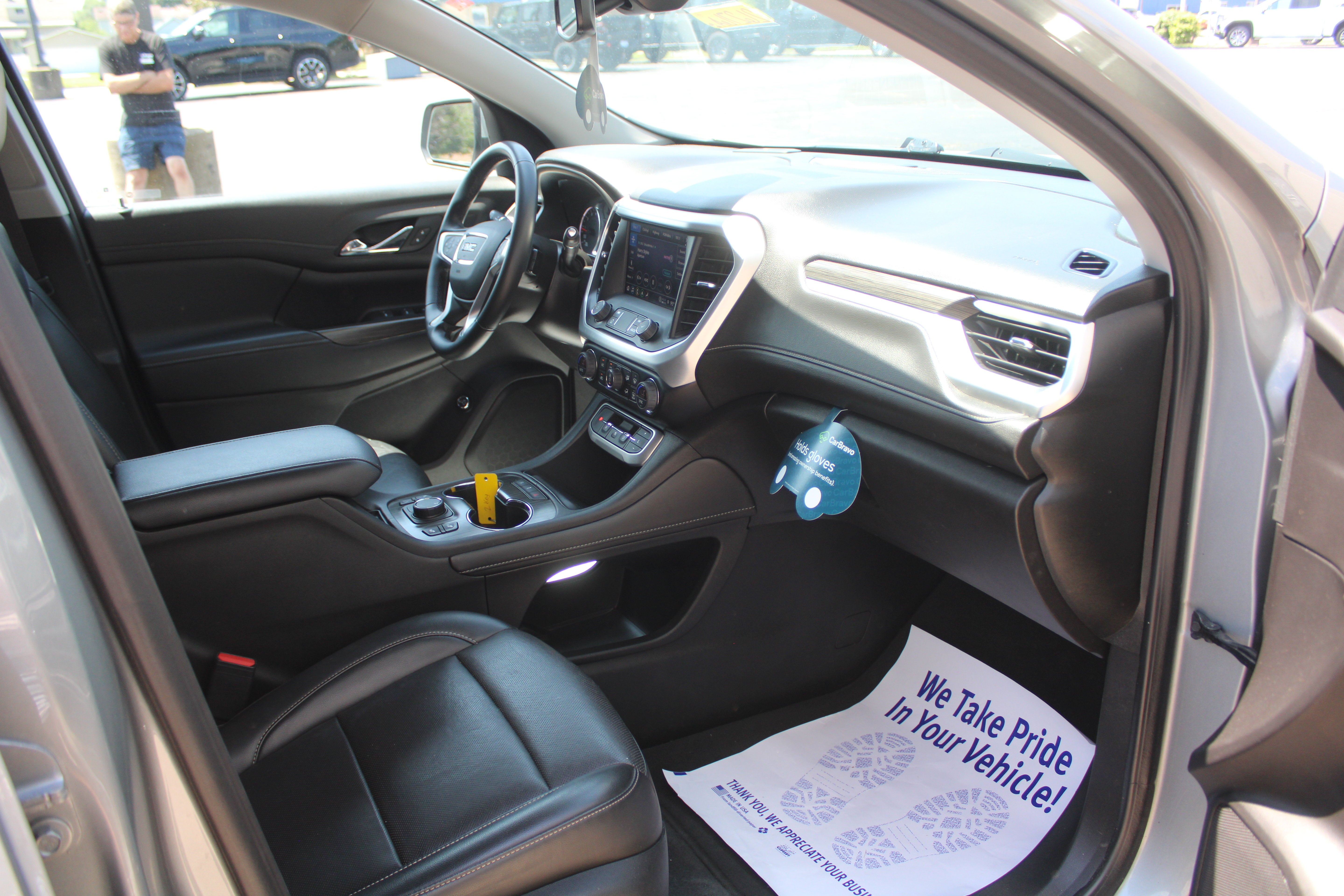 2023 GMC Acadia SLT