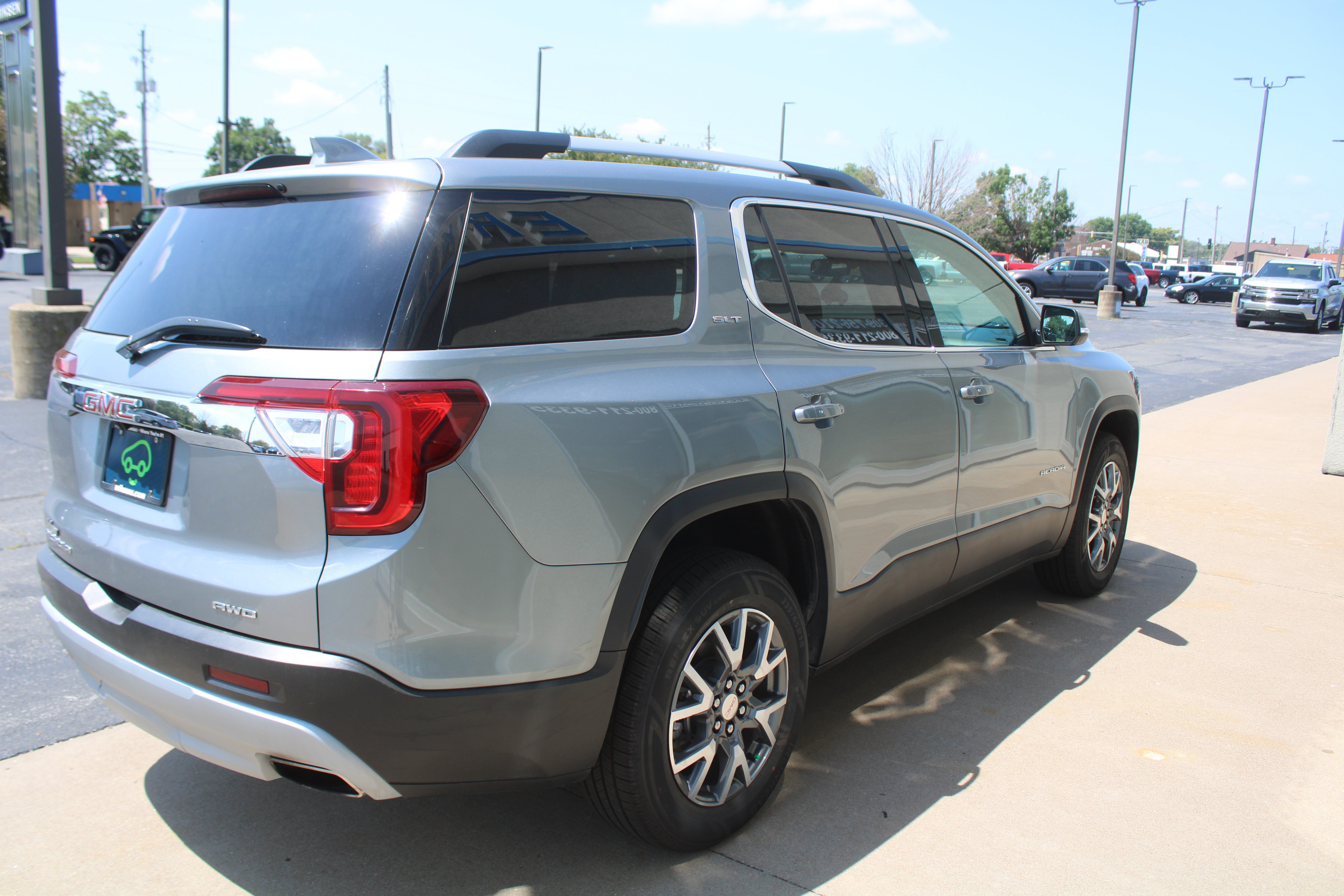 2023 GMC Acadia SLT