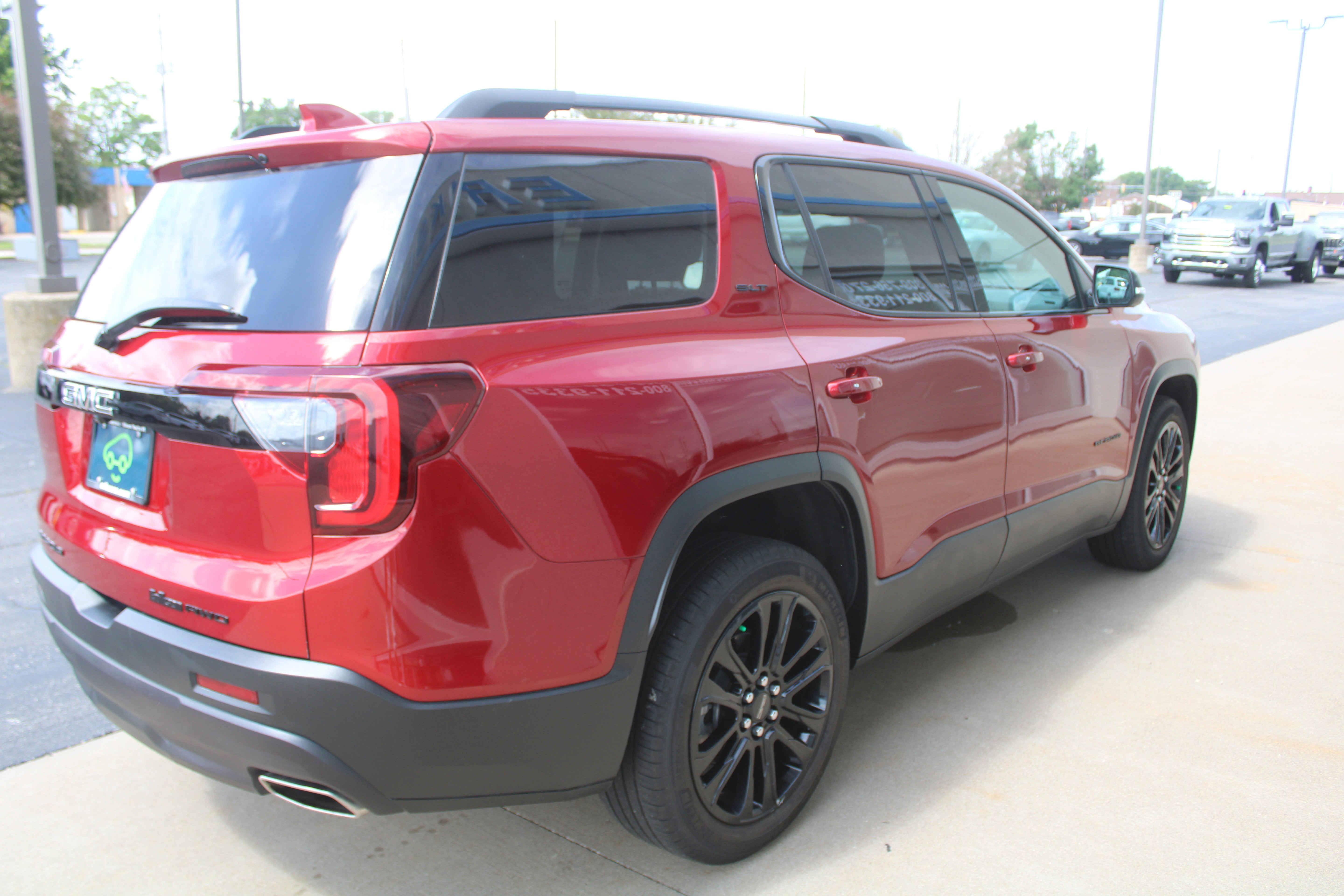 2023 GMC Acadia SLT