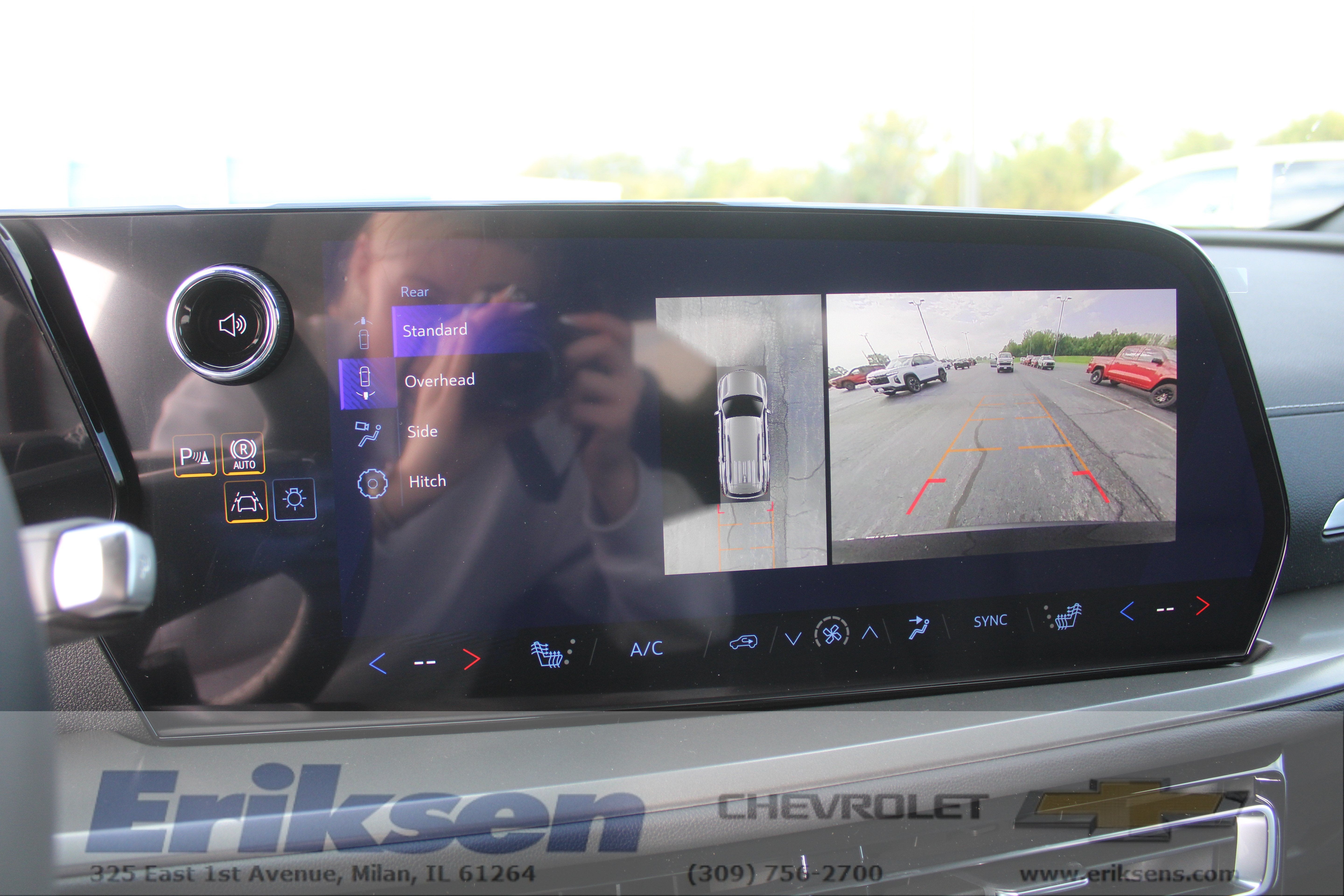 2027 Chevrolet Traverse LT - Photo 17