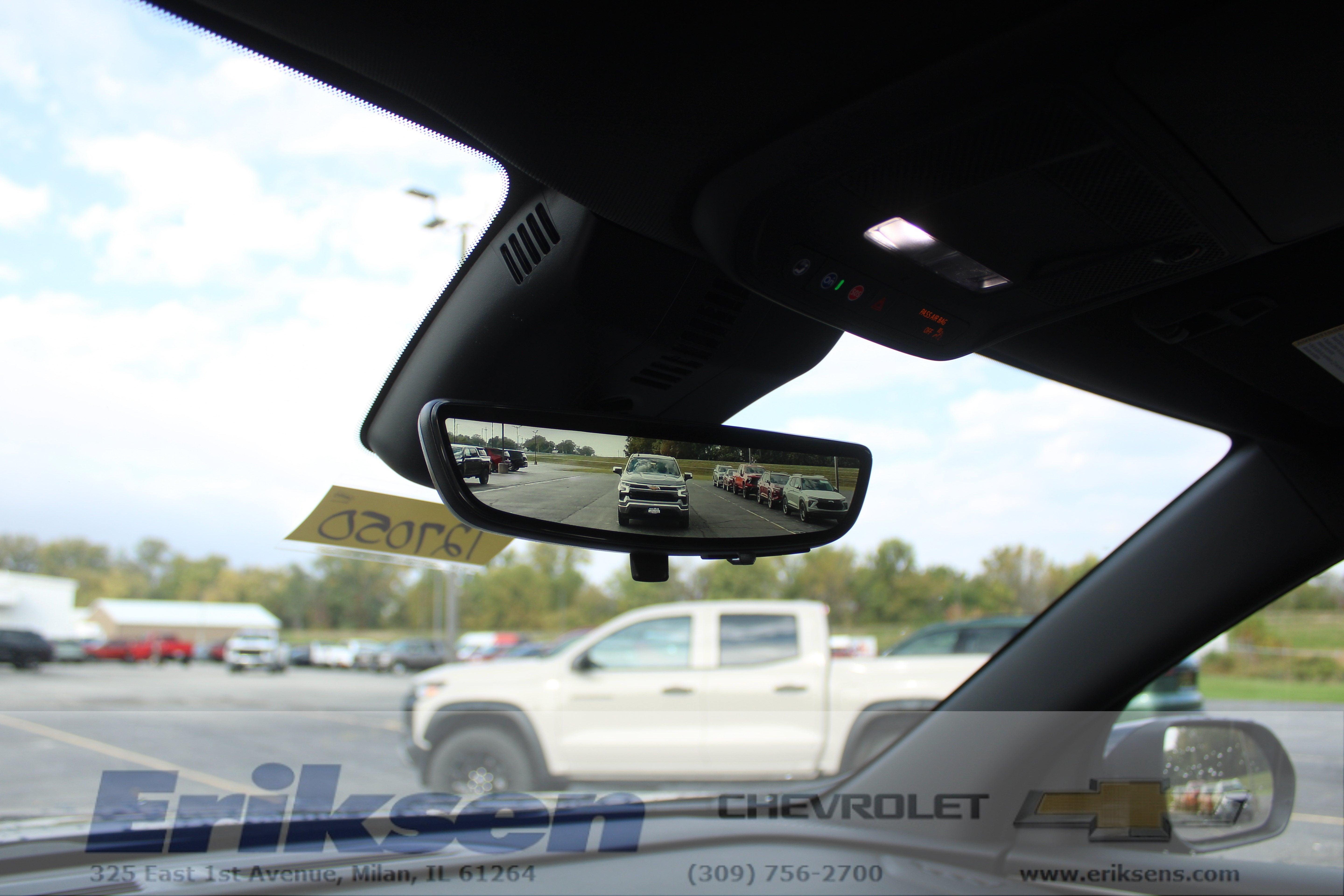 2027 Chevrolet Traverse LT - Photo 18