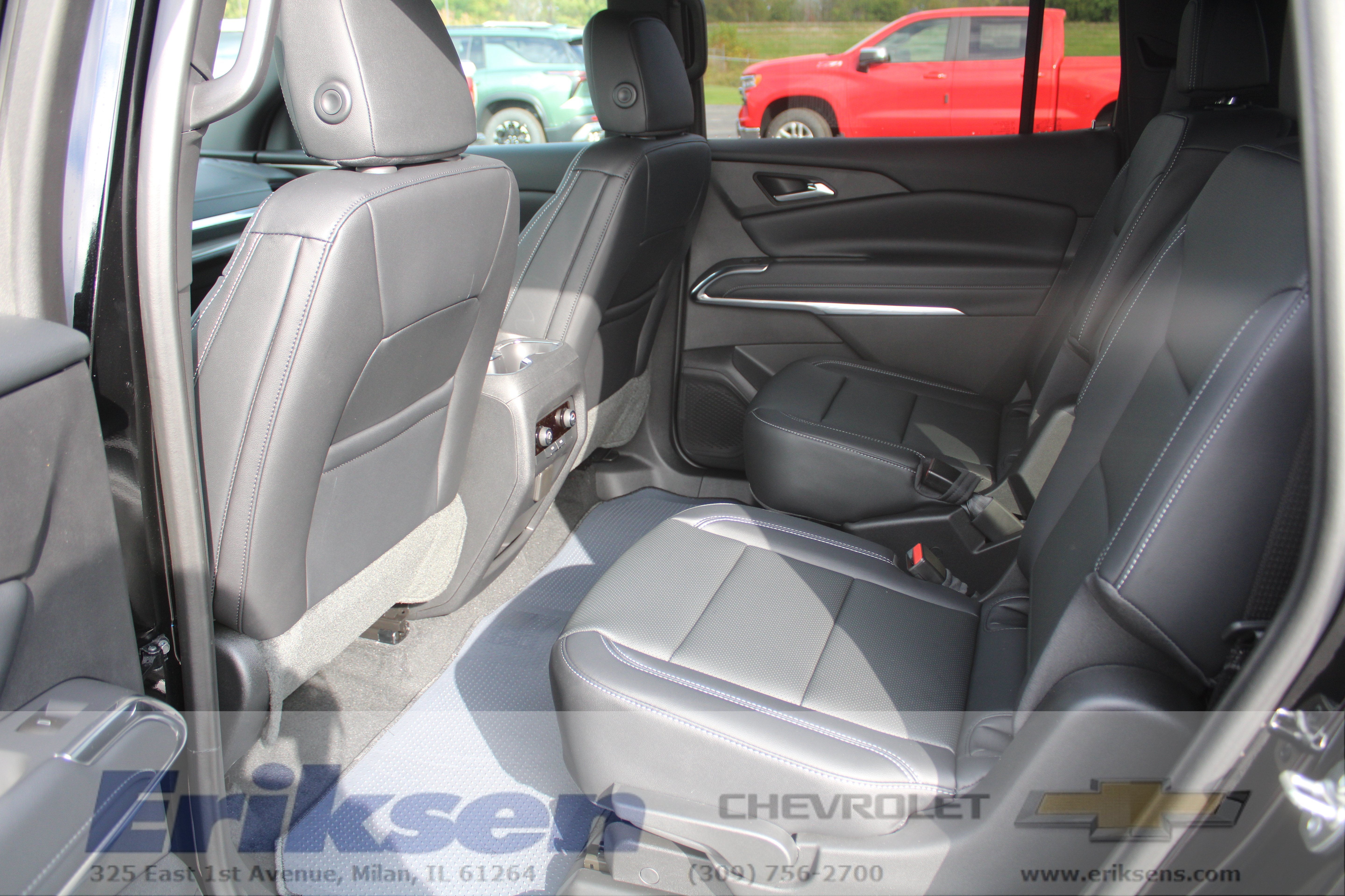 2027 Chevrolet Traverse LT - Photo 20