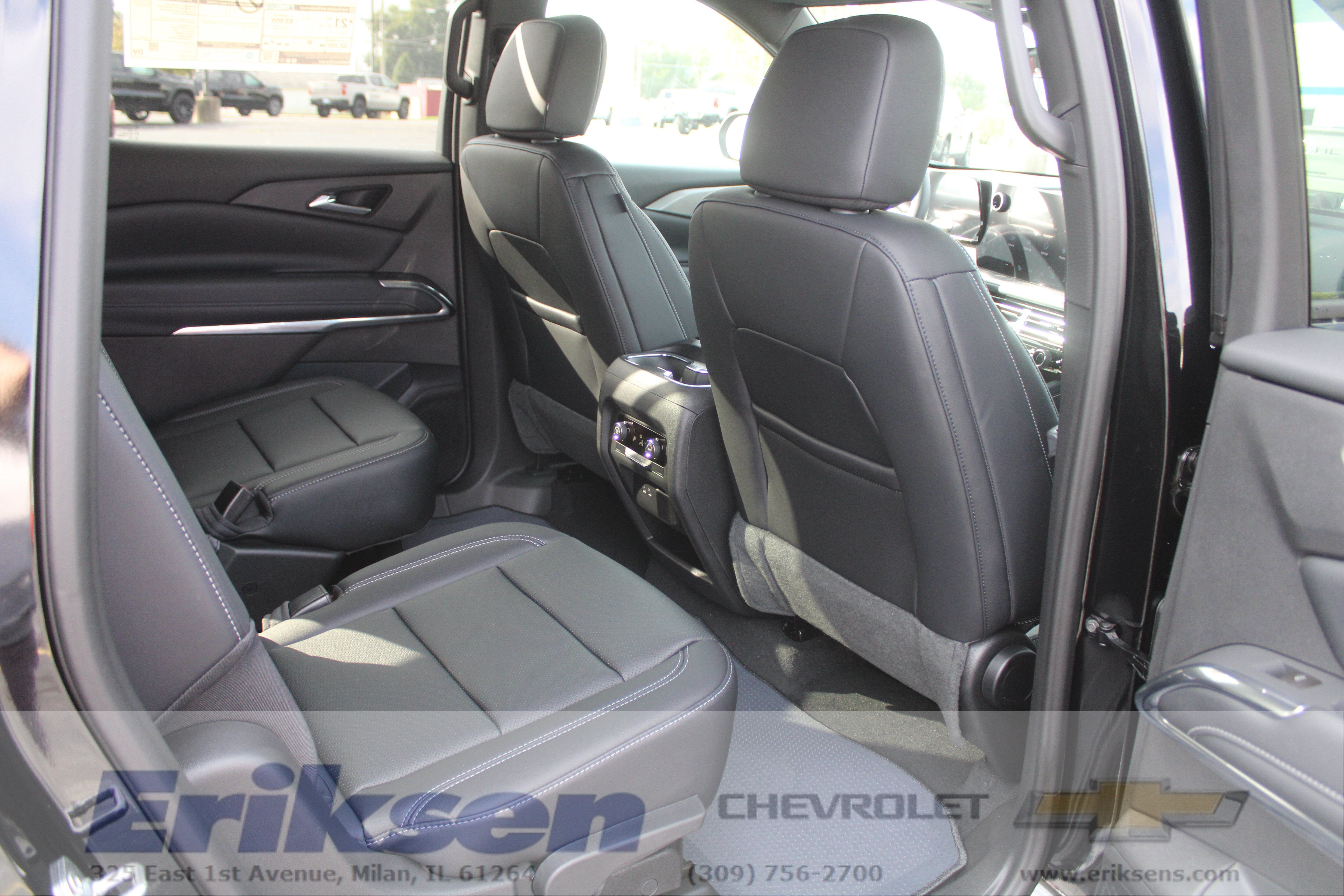 2027 Chevrolet Traverse LT - Photo 27