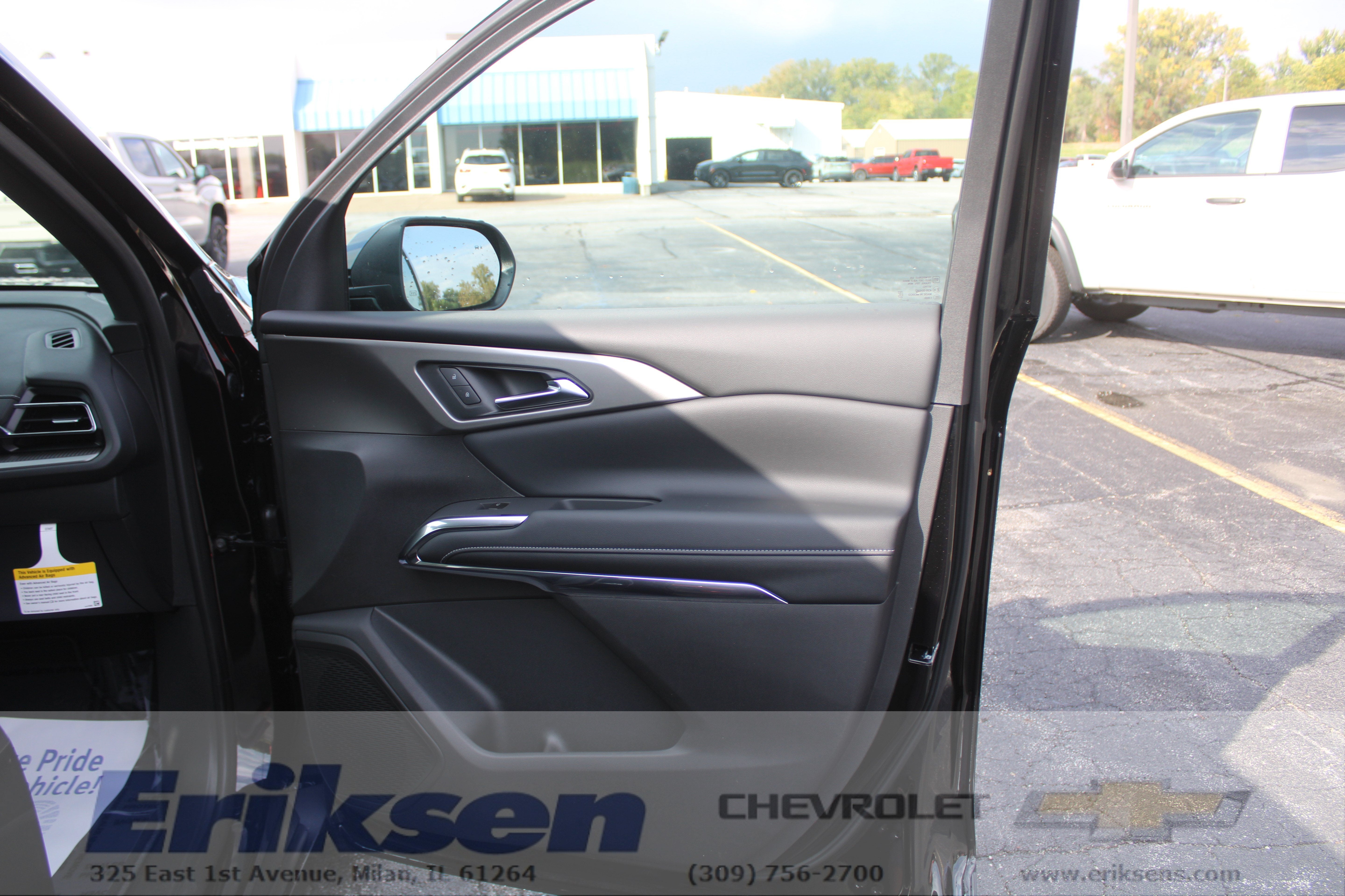 2027 Chevrolet Traverse LT - Photo 28