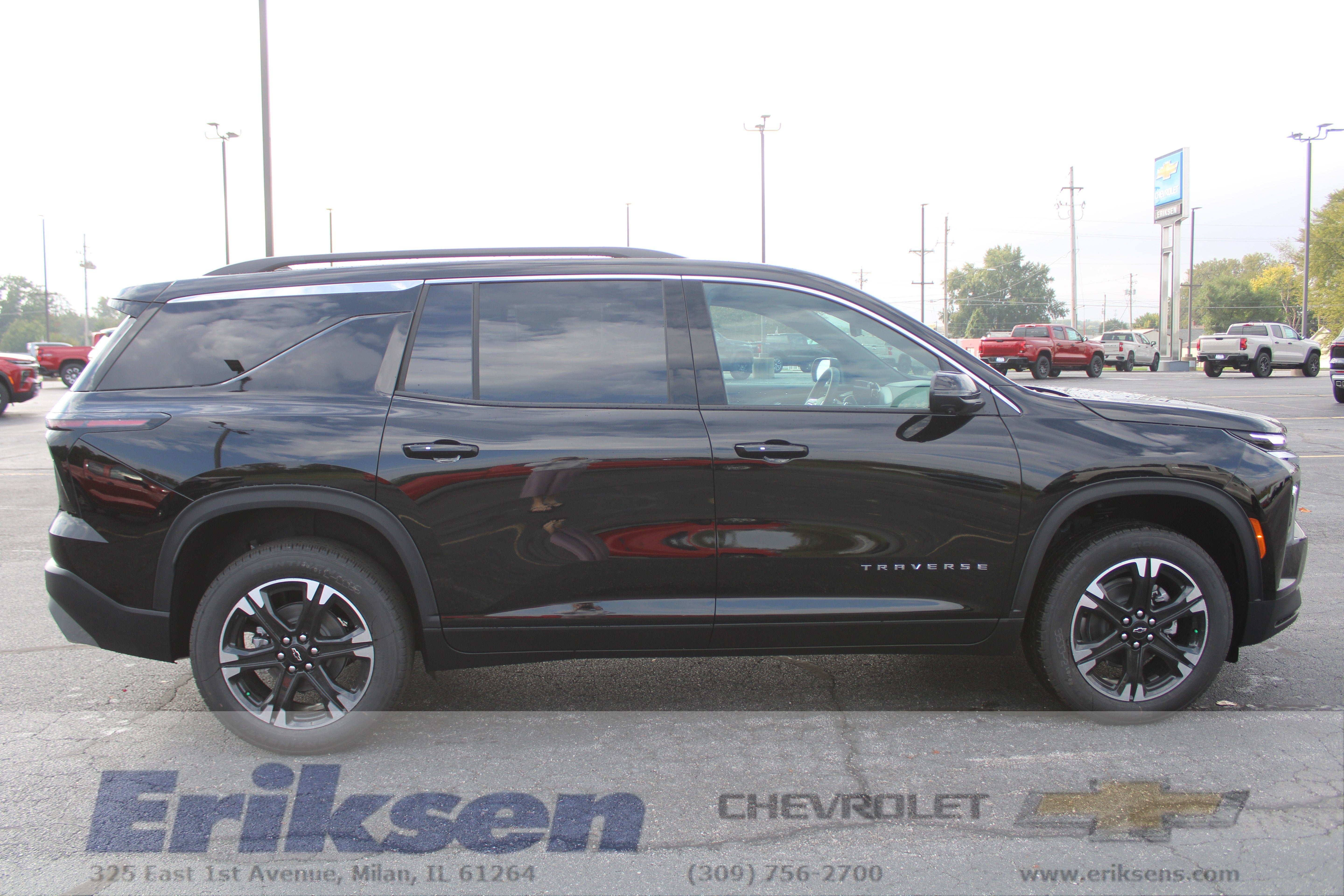 2027 Chevrolet Traverse LT - Photo 6