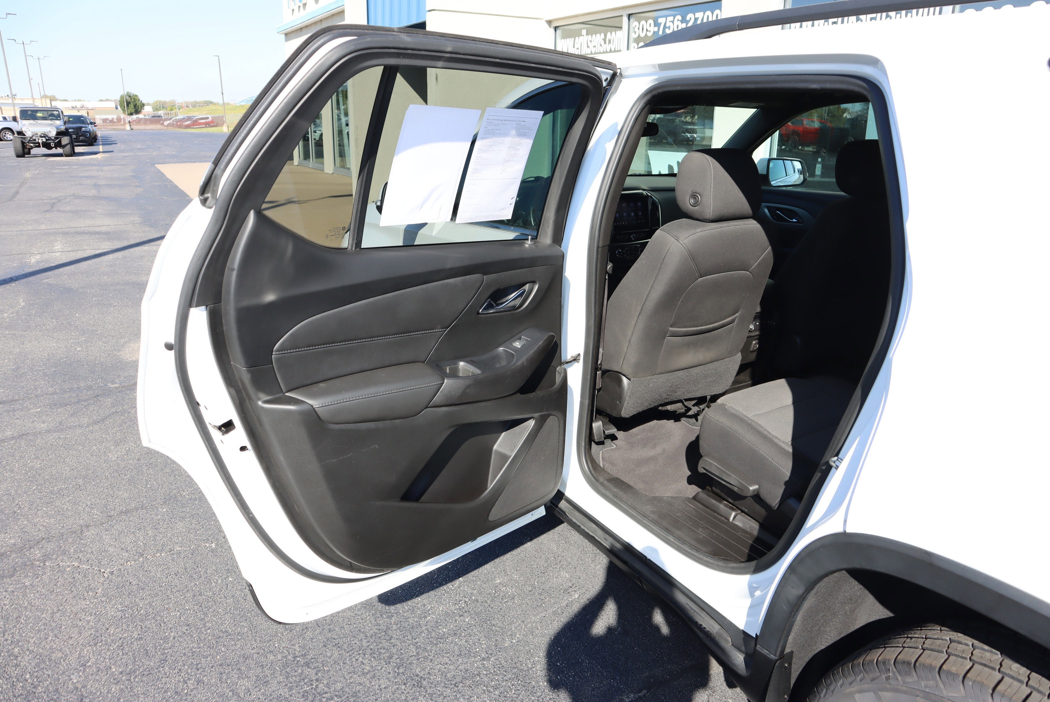 2022 Chevrolet Traverse LT Cloth