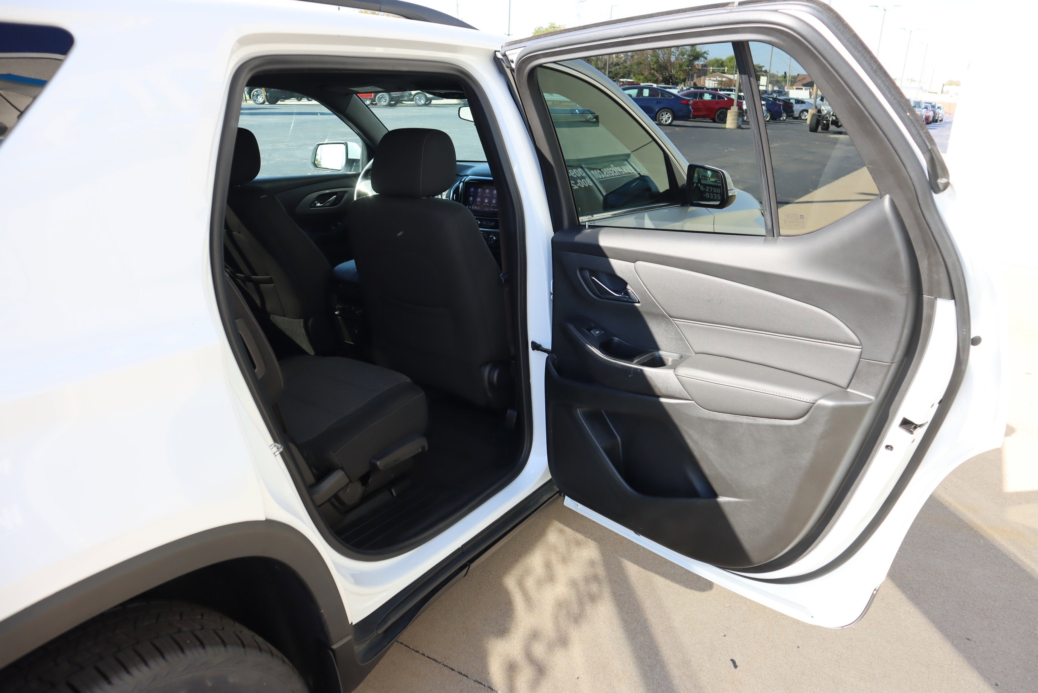 2022 Chevrolet Traverse LT Cloth