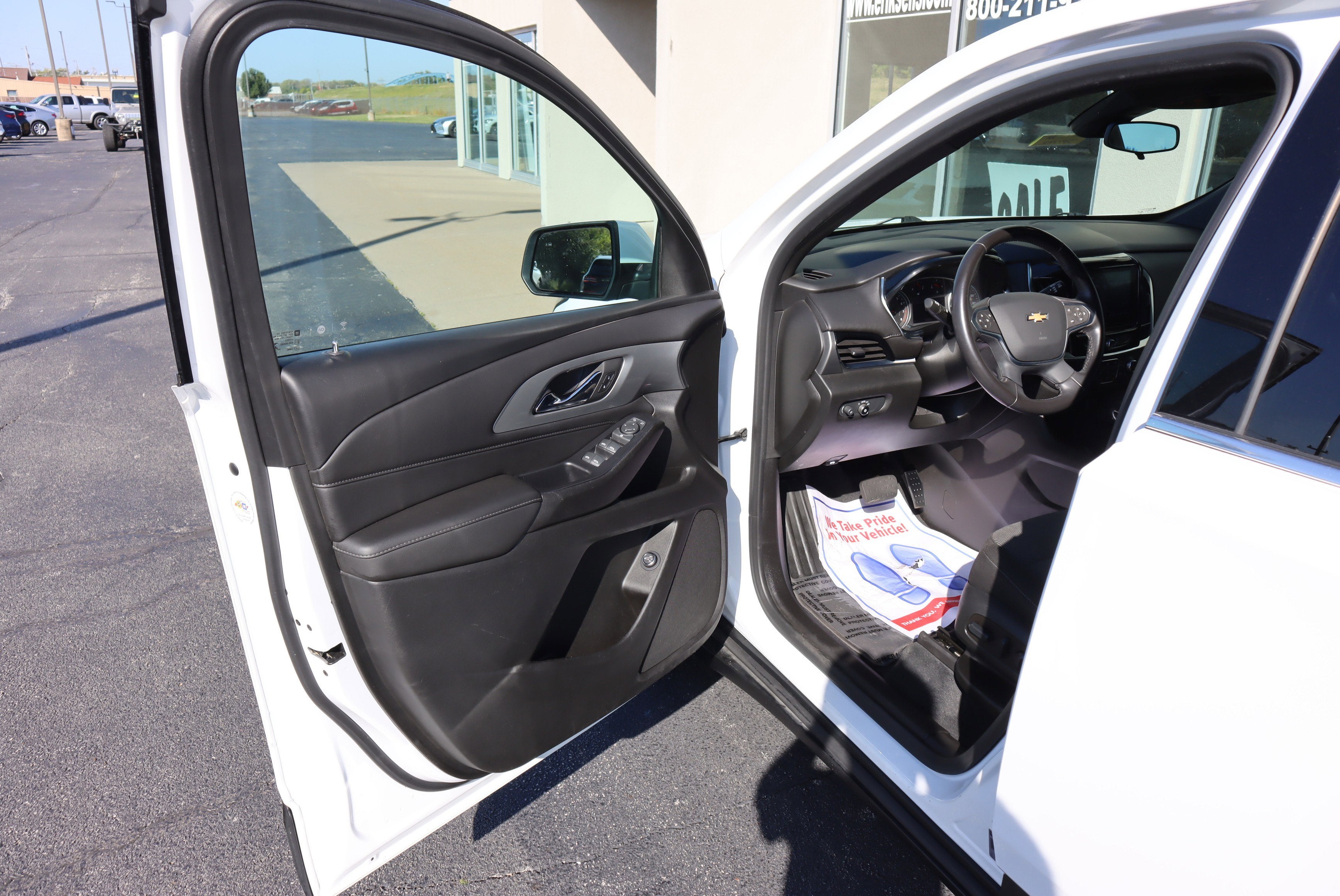 2022 Chevrolet Traverse LT Cloth