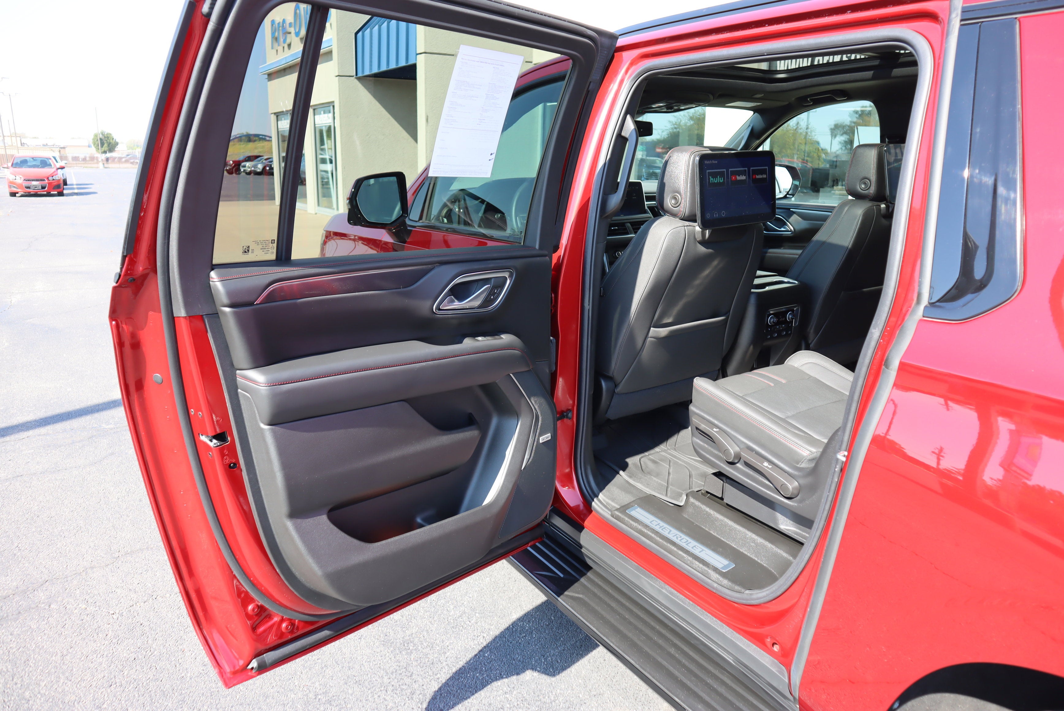 2024 Chevrolet Suburban RST