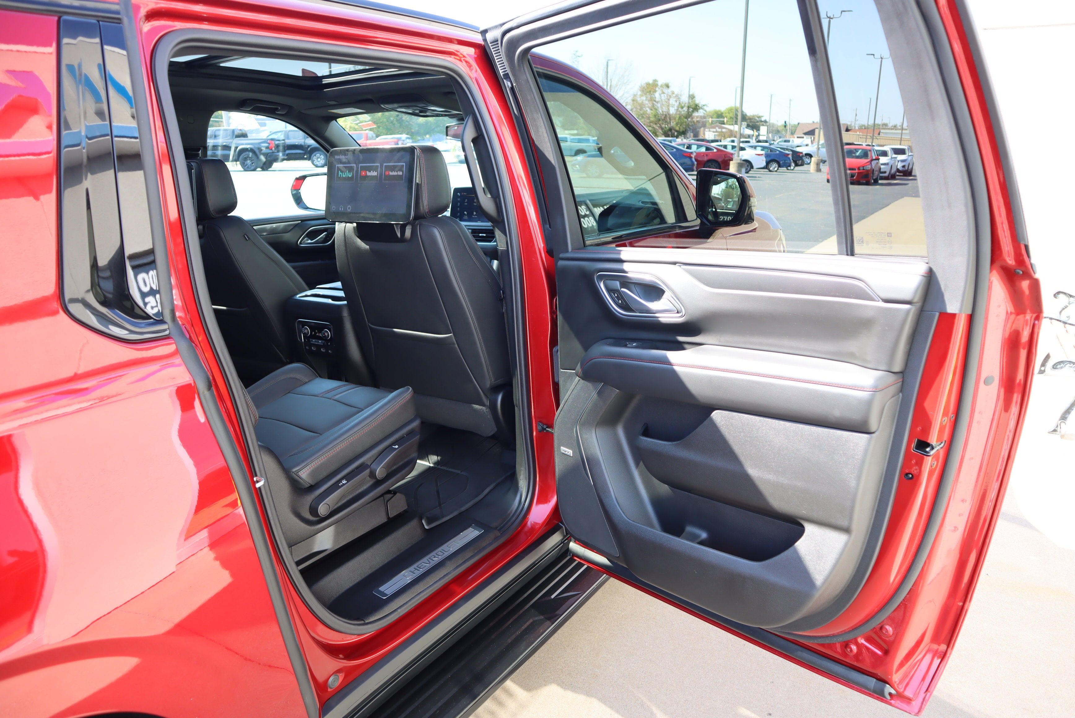 2024 Chevrolet Suburban RST