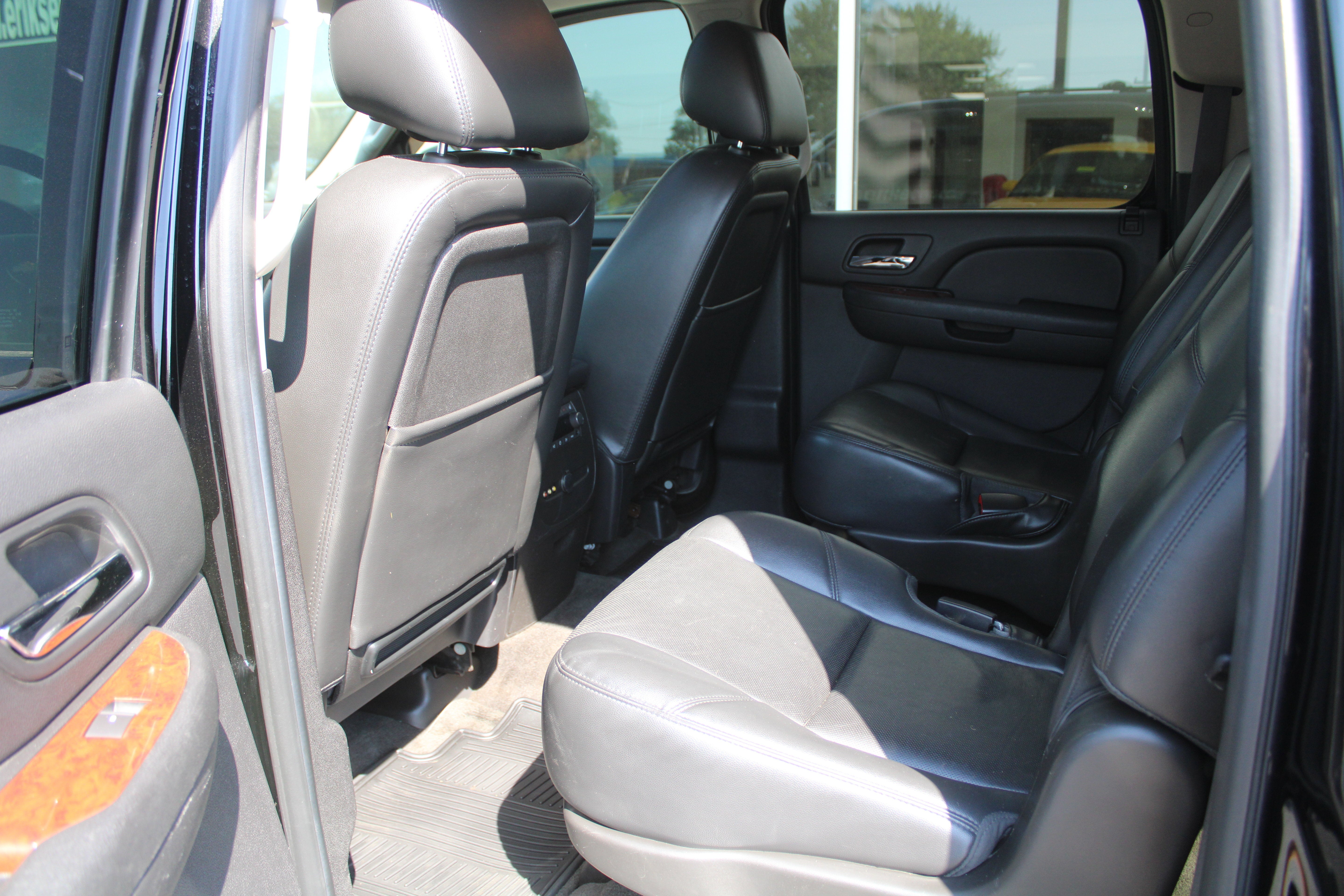 2014 Chevrolet Suburban LTZ