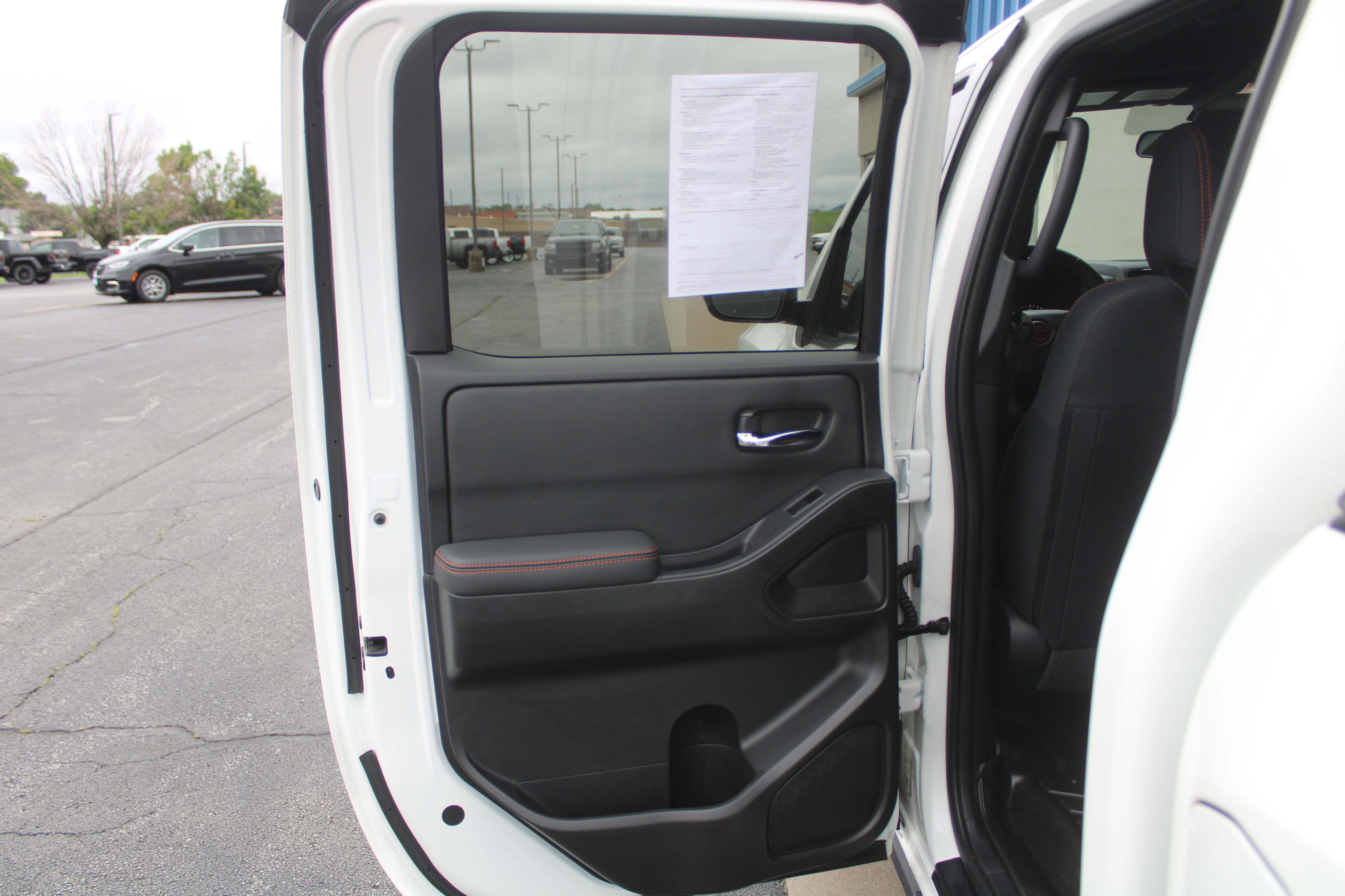 2023 Nissan Frontier Crew Cab PRO-4X 4x4