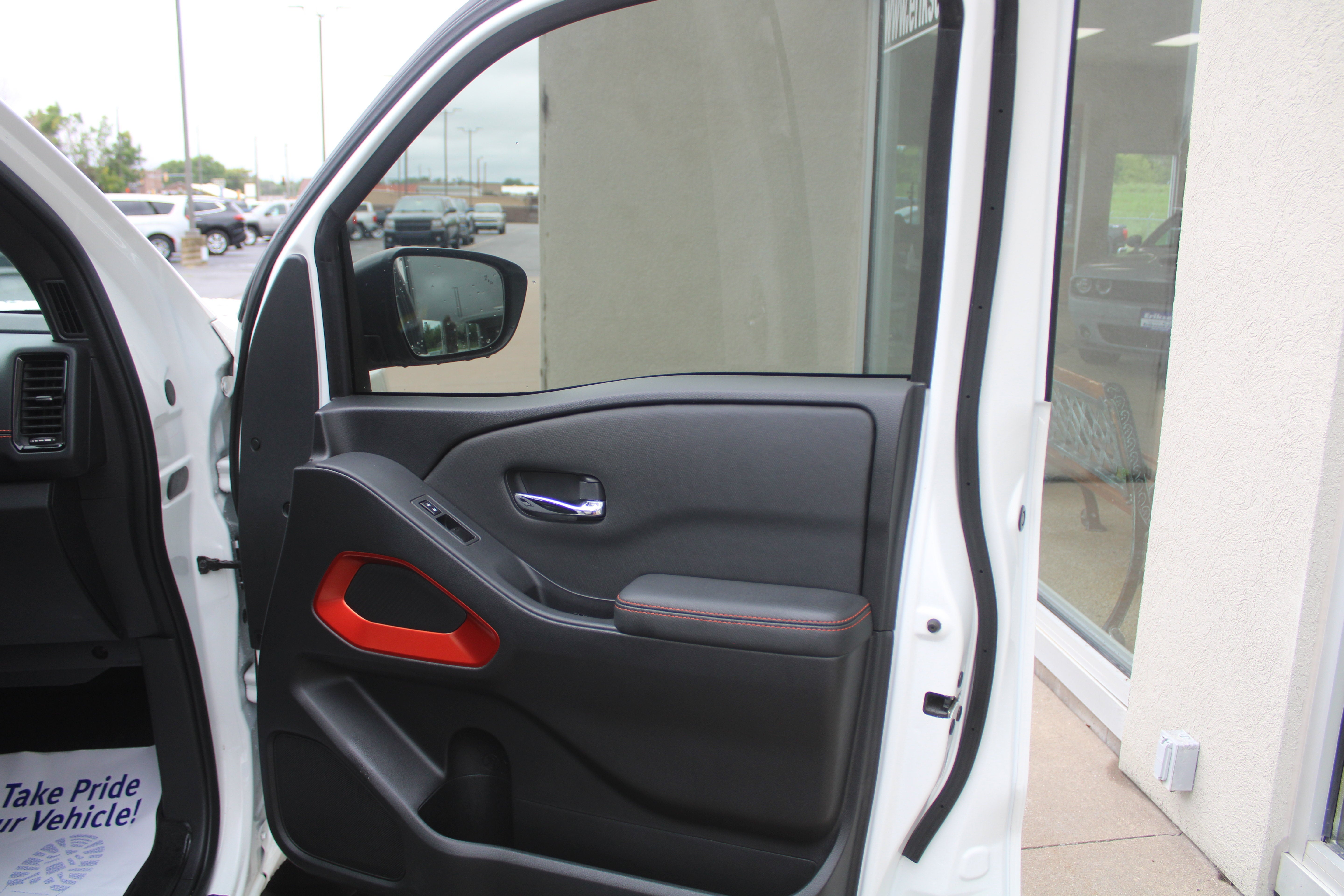 2023 Nissan Frontier Crew Cab PRO-4X 4x4