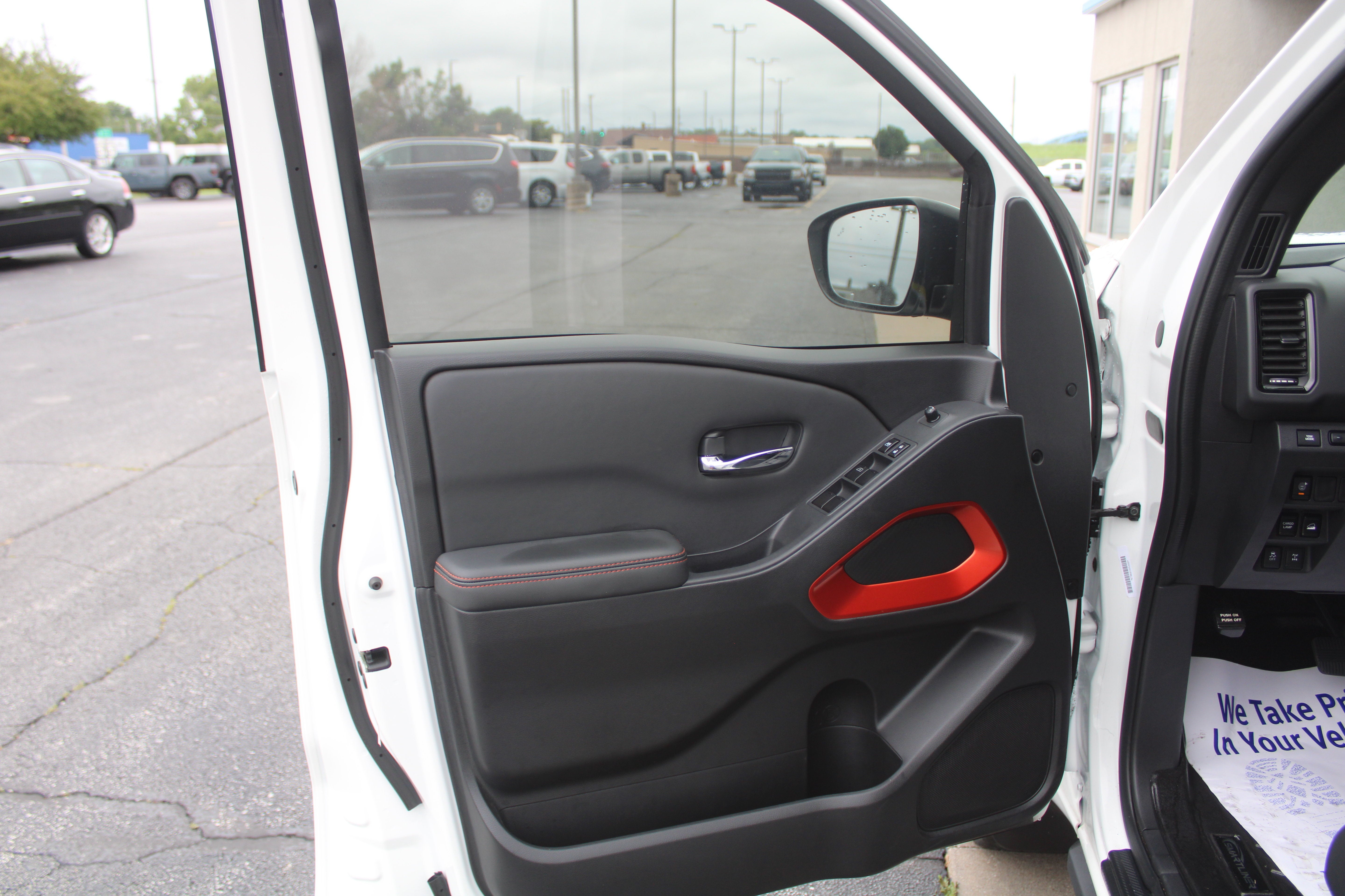 2023 Nissan Frontier Crew Cab PRO-4X 4x4
