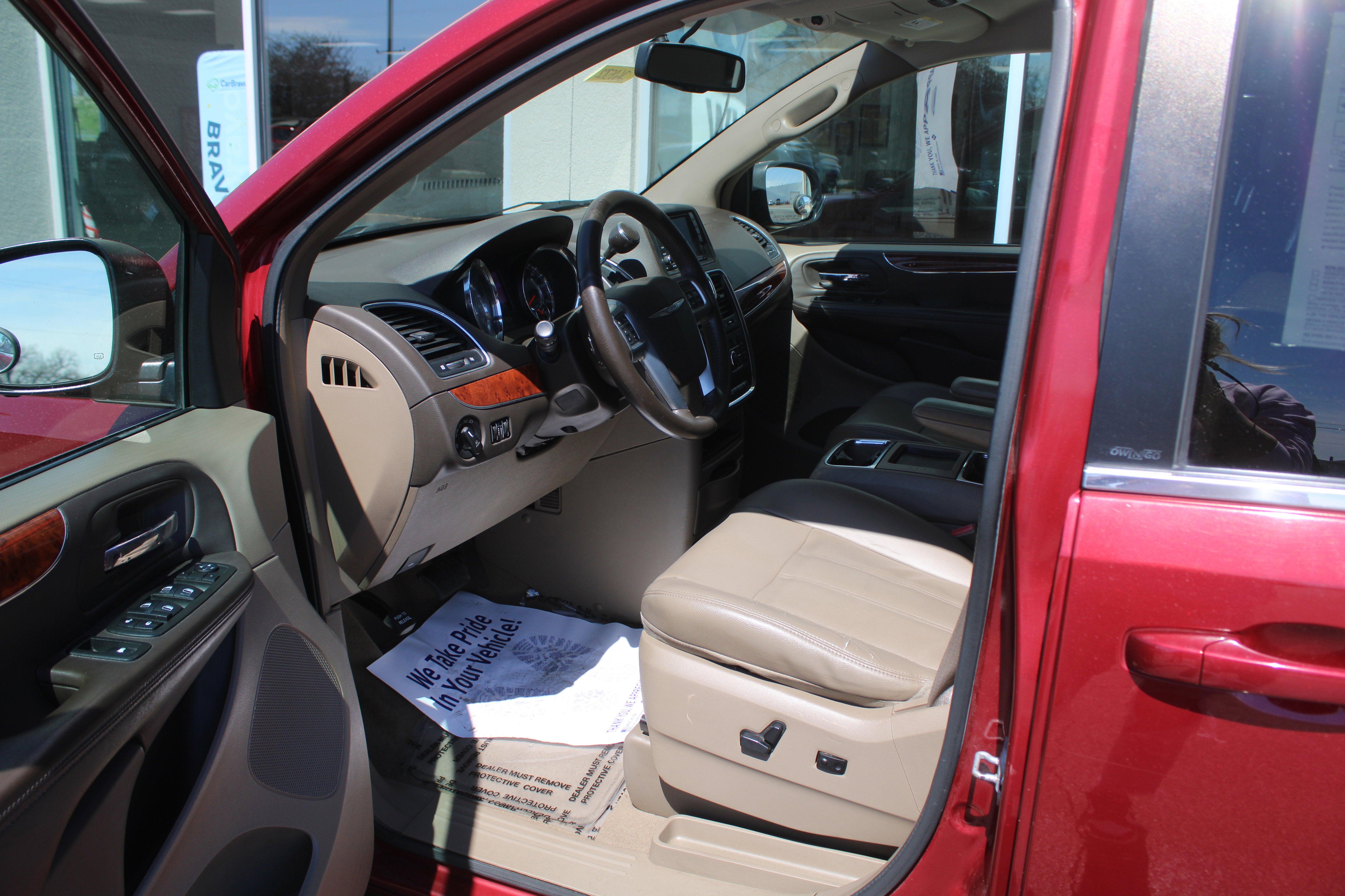 2013 Chrysler Town & Country Touring