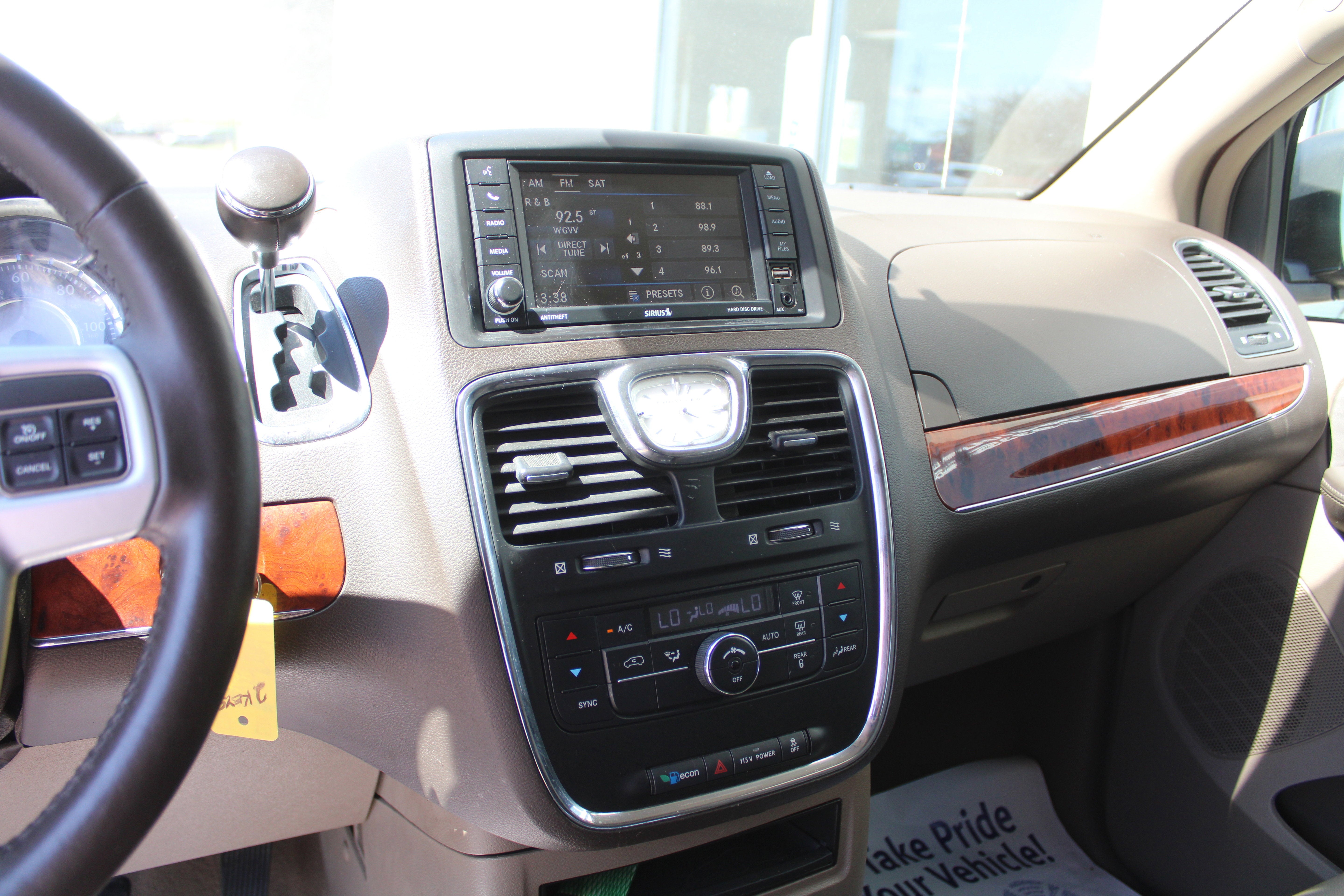 2013 Chrysler Town & Country Touring