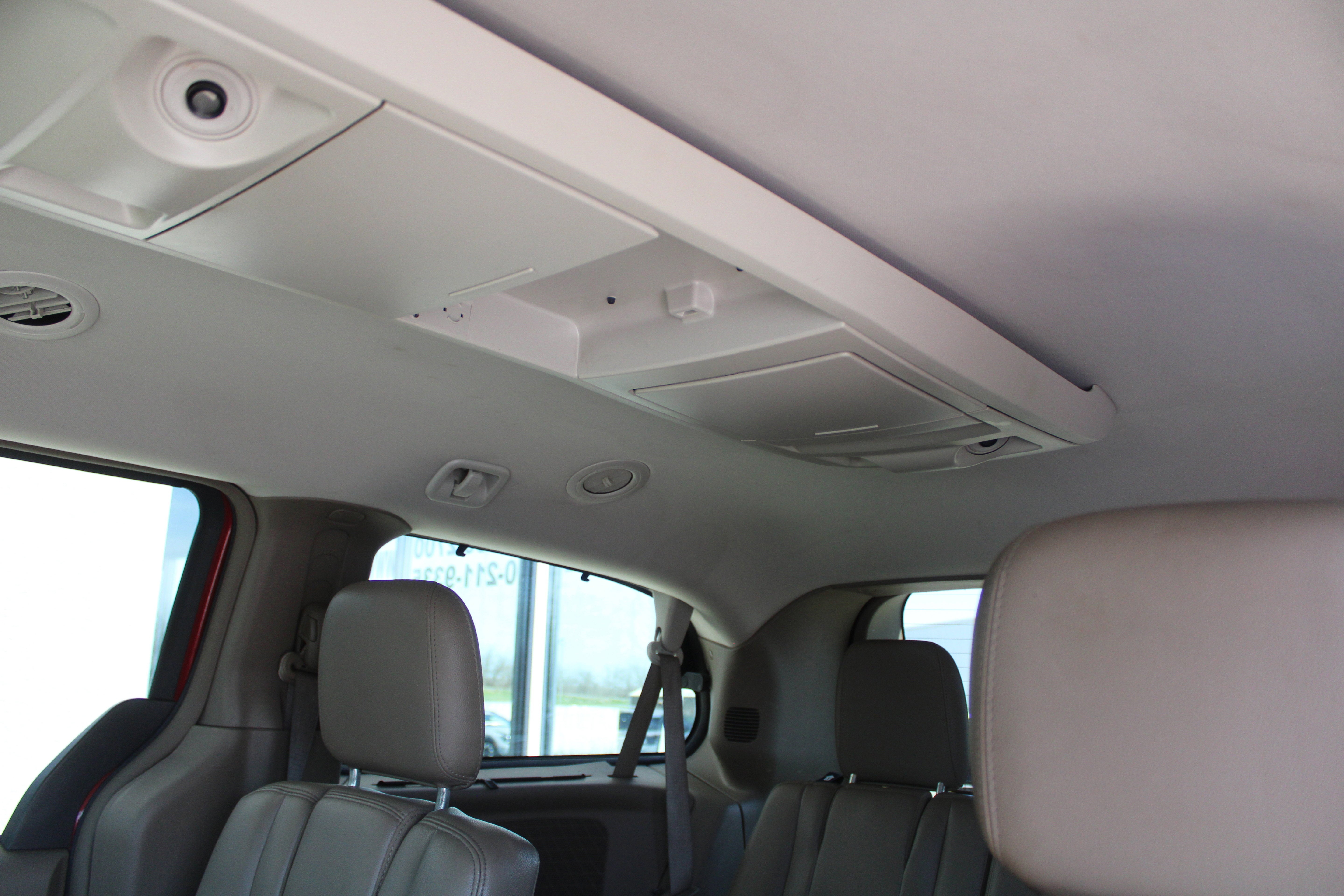 2013 Chrysler Town & Country Touring