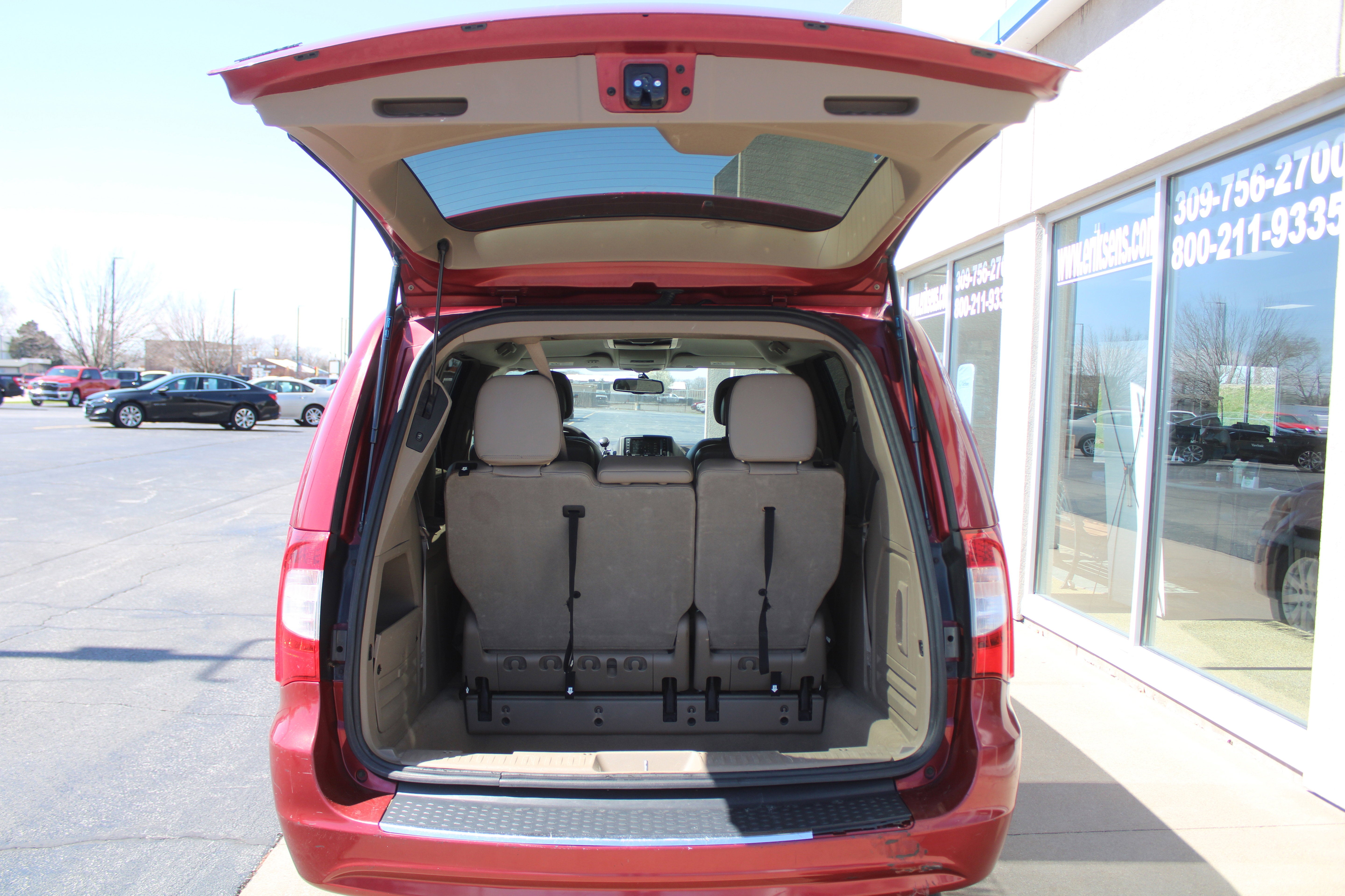 2013 Chrysler Town & Country Touring