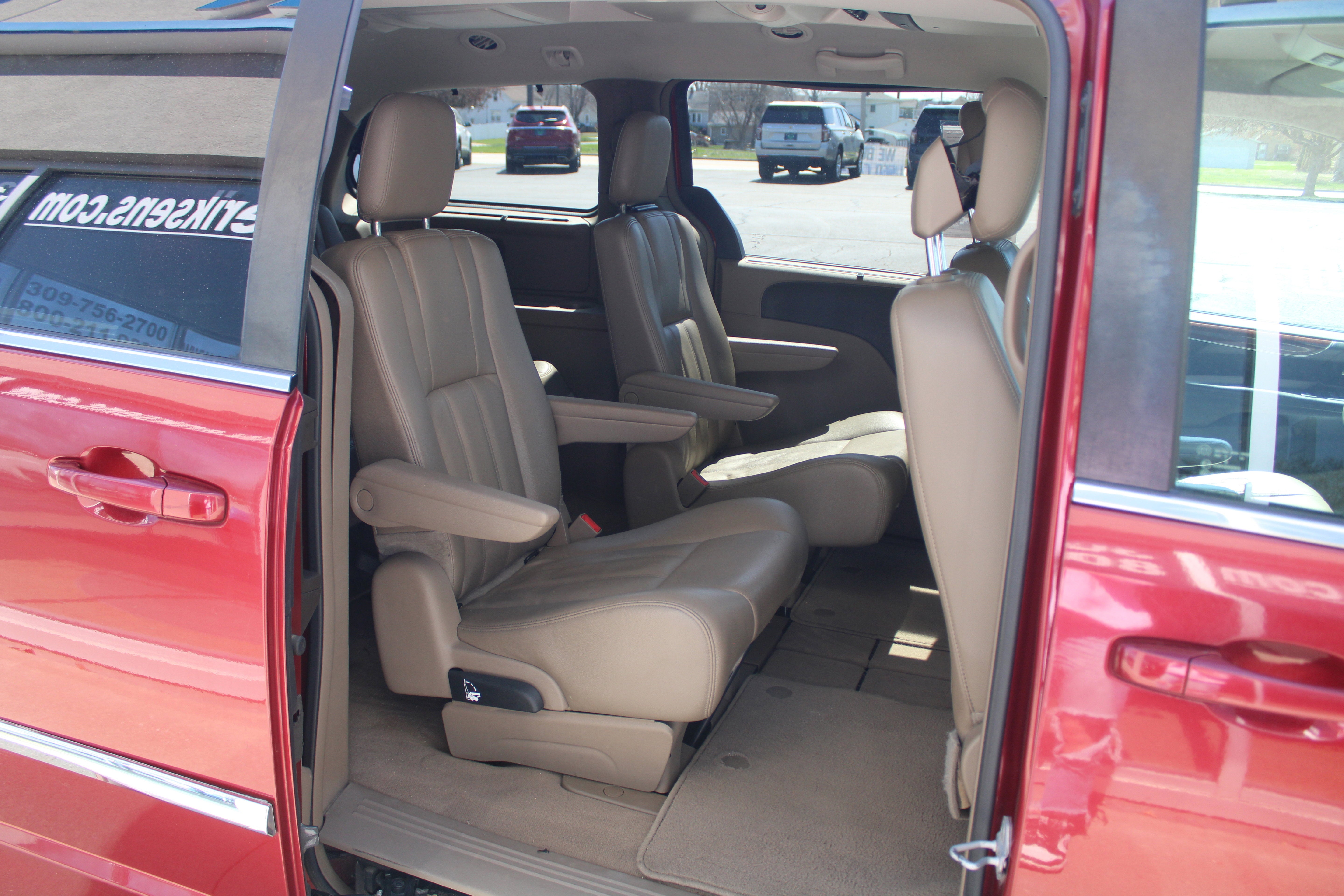 2013 Chrysler Town & Country Touring