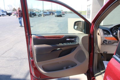 2013 Chrysler Town & Country Touring