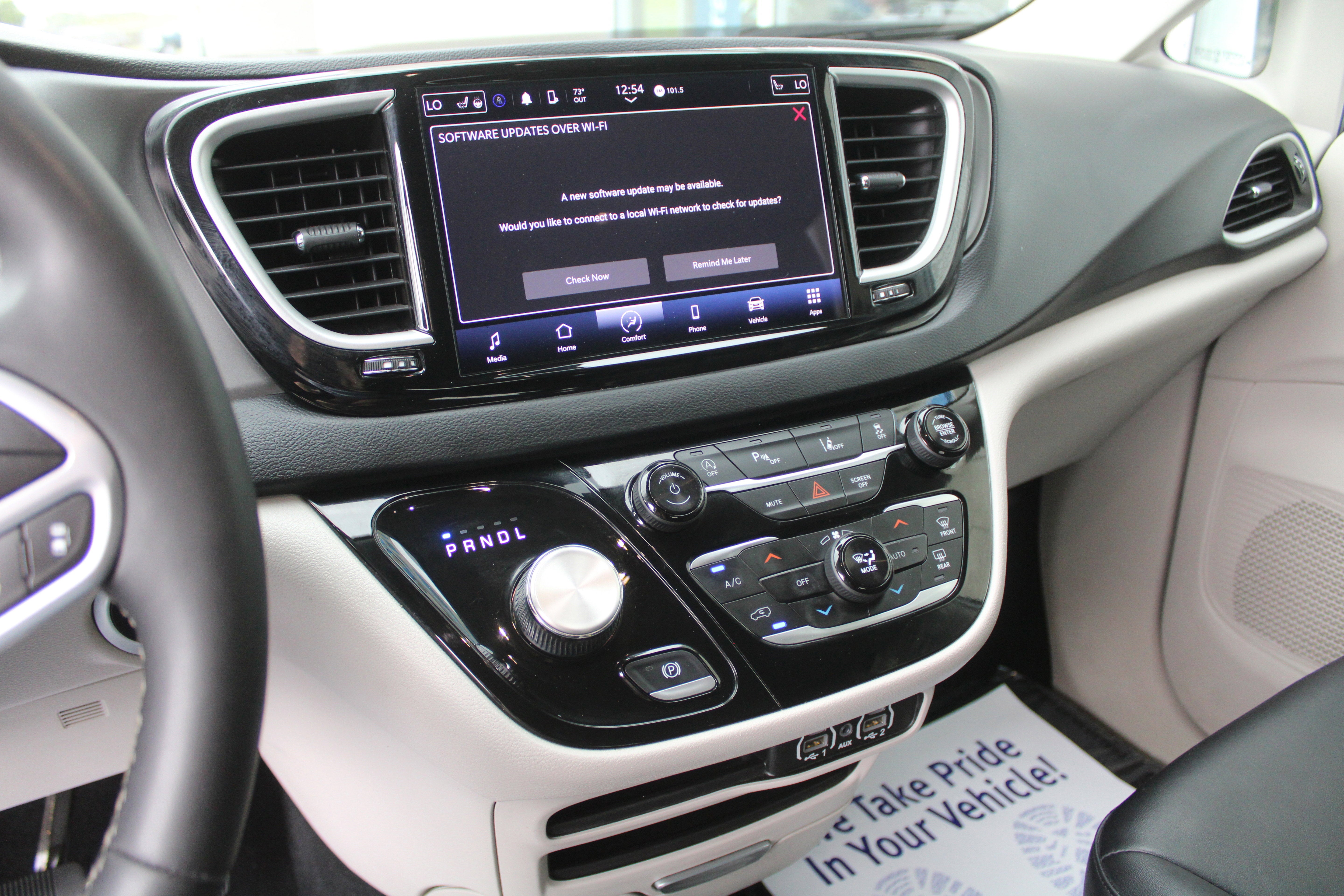 2024 Chrysler Pacifica Touring L