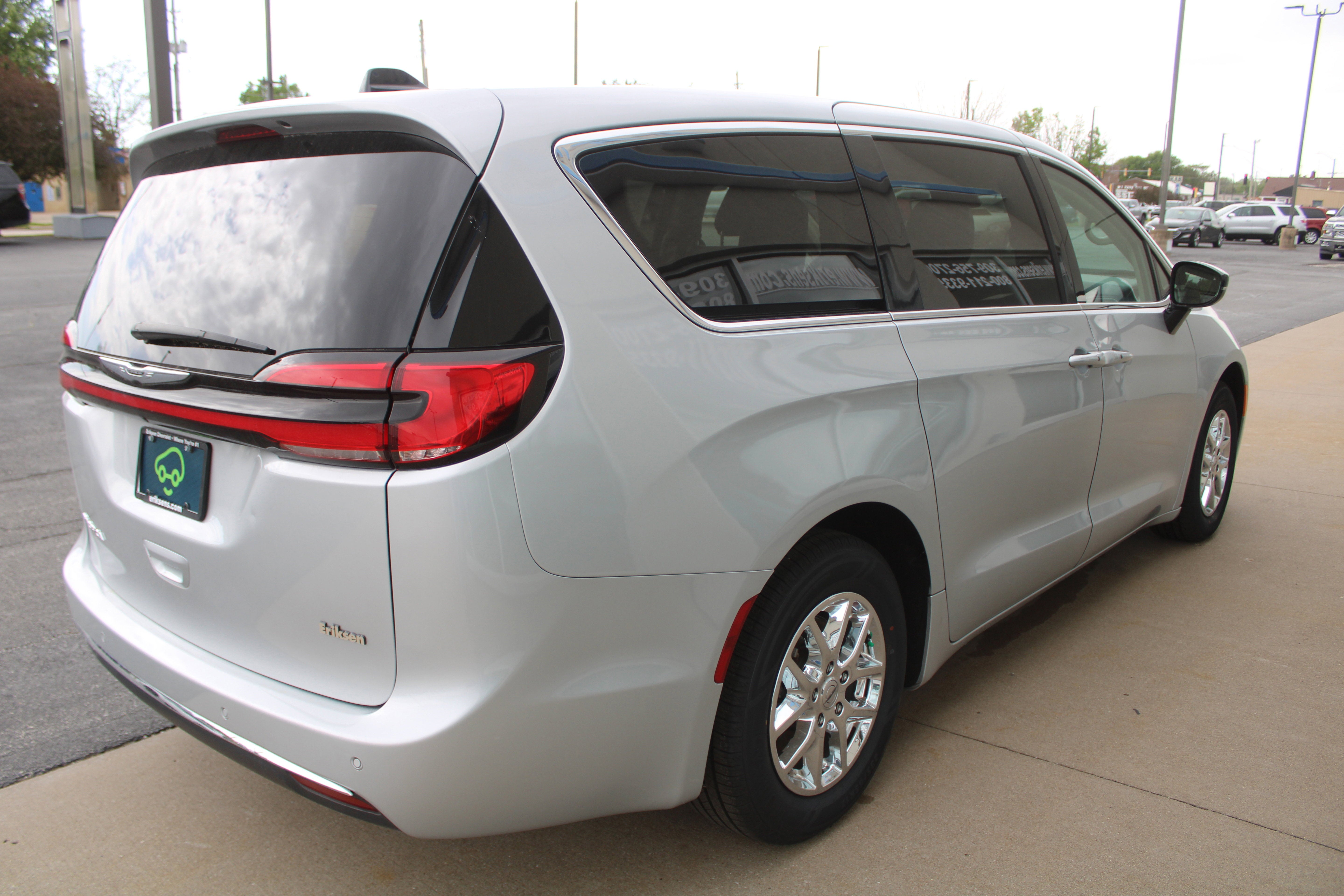 2024 Chrysler Pacifica Touring L